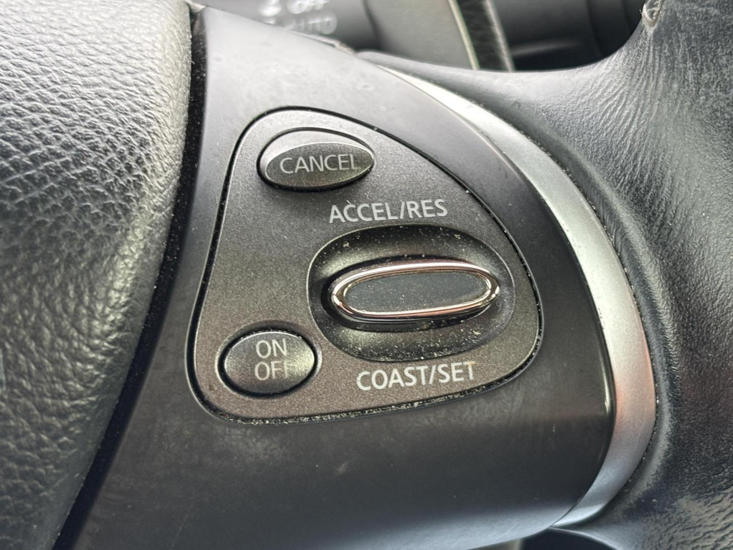 2012 GREY /Grey Leather INFINITI M37 (JN1BY1AP3CM) with an 3.7L engine, Automatic transmission, located at 11170 Summerlin Square Dr., Fort Myers Beach, FL, 33931, (239) 999-7777, 26.493546, -81.941628 - Photo#18