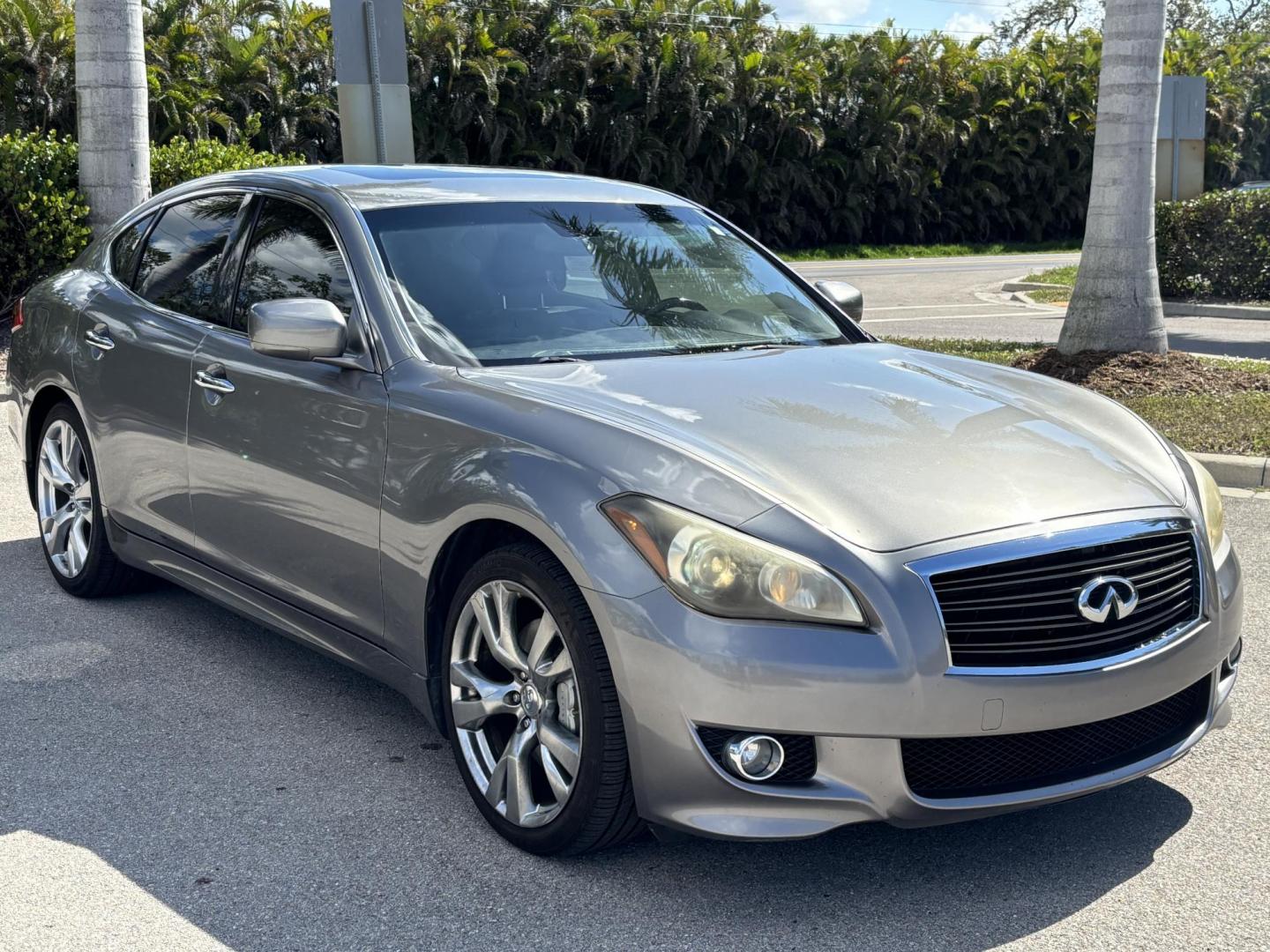 2012 GREY /Grey Leather INFINITI M37 (JN1BY1AP3CM) with an 3.7L engine, Automatic transmission, located at 11170 Summerlin Square Dr., Fort Myers Beach, FL, 33931, (239) 999-7777, 26.493546, -81.941628 - Photo#2