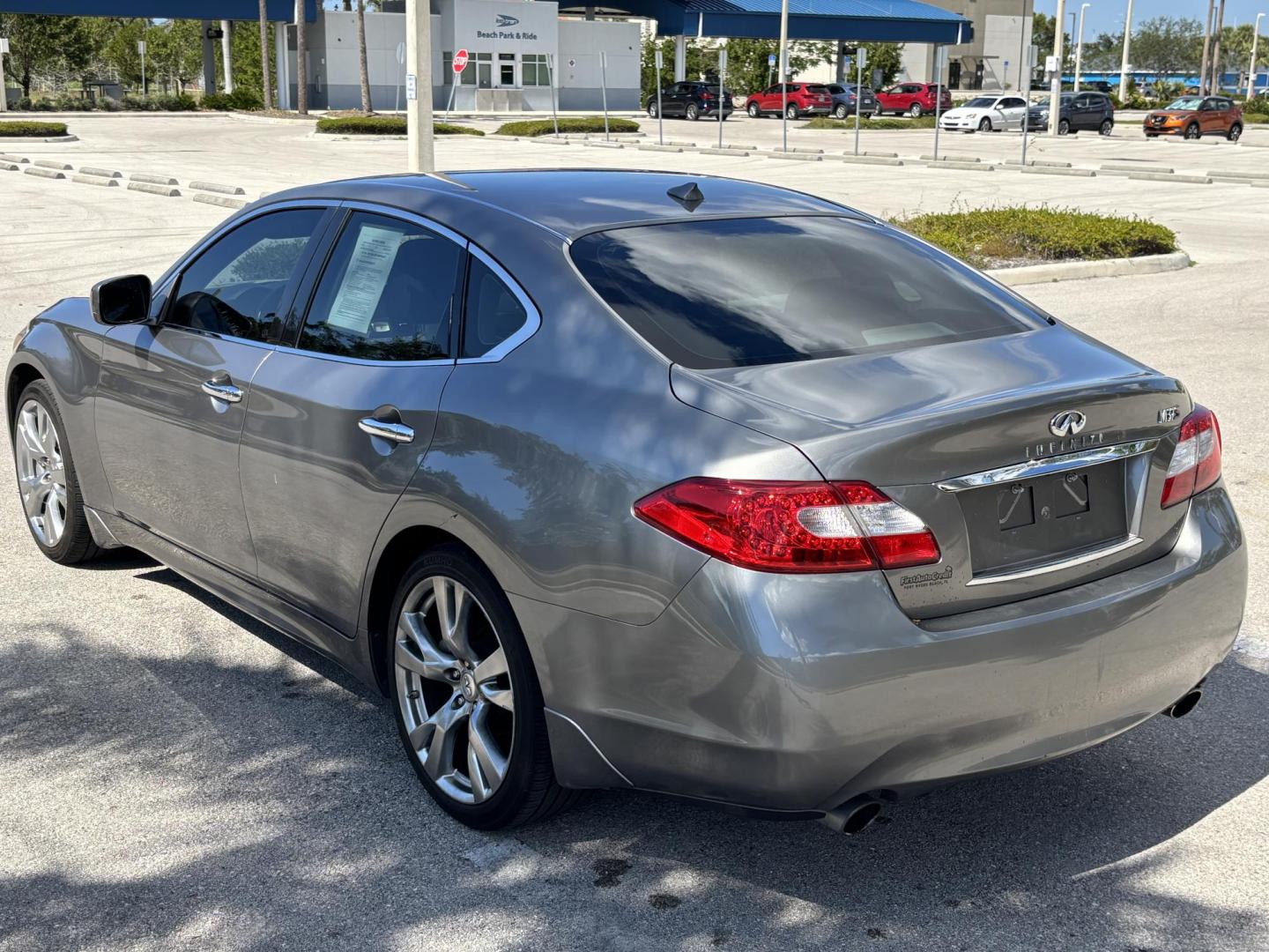 2012 GREY /Grey Leather INFINITI M37 (JN1BY1AP3CM) with an 3.7L engine, Automatic transmission, located at 11170 Summerlin Square Dr., Fort Myers Beach, FL, 33931, (239) 999-7777, 26.493546, -81.941628 - Photo#6