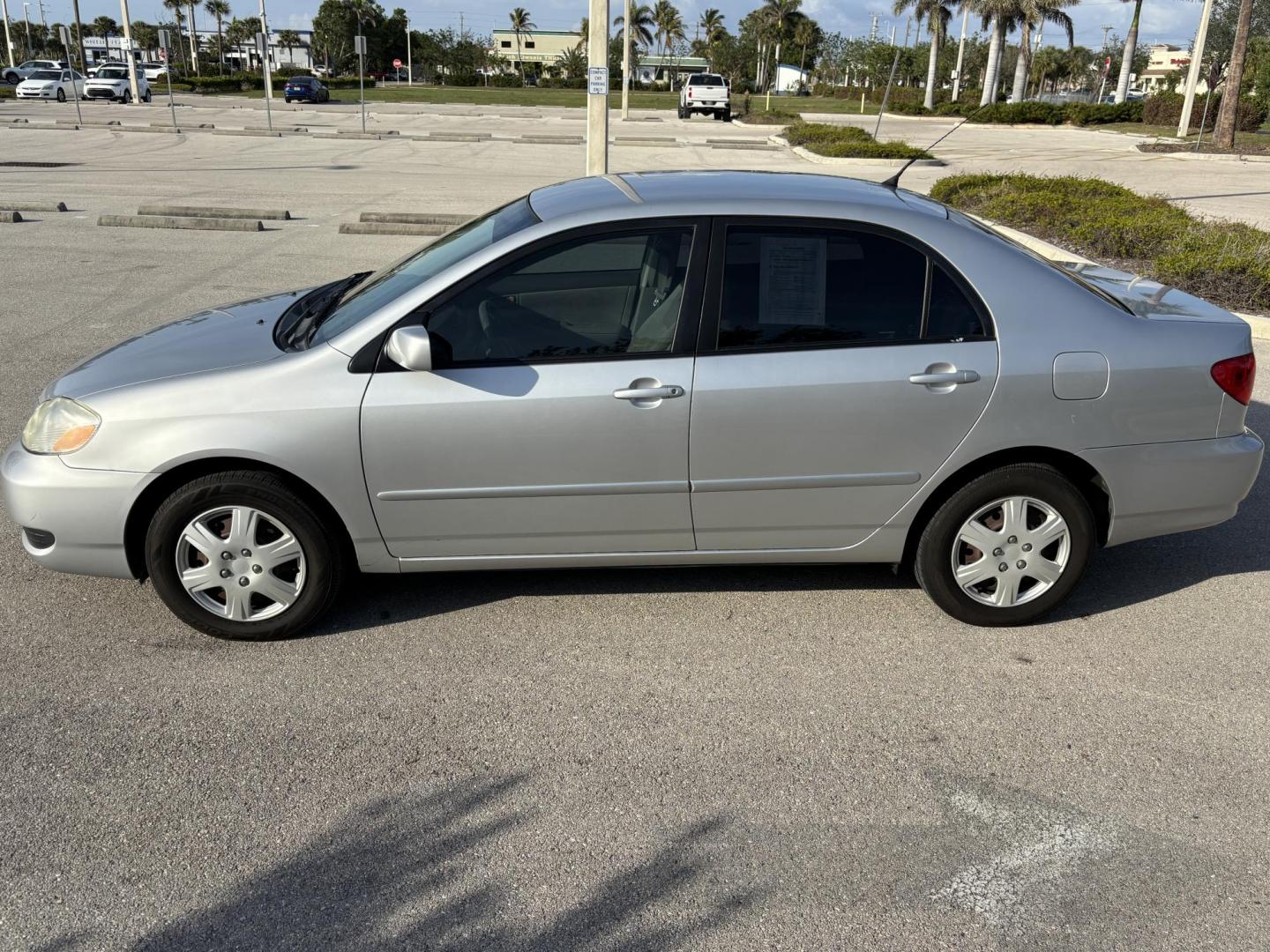 2007 SILVER /Gray Cloth TOYOTA COROLLA CE (JTDBR32E070) with an 1.8L engine, Automatic transmission, located at 11170 Summerlin Square Dr., Fort Myers Beach, FL, 33931, (239) 999-7777, 26.493546, -81.941628 - Photo#7