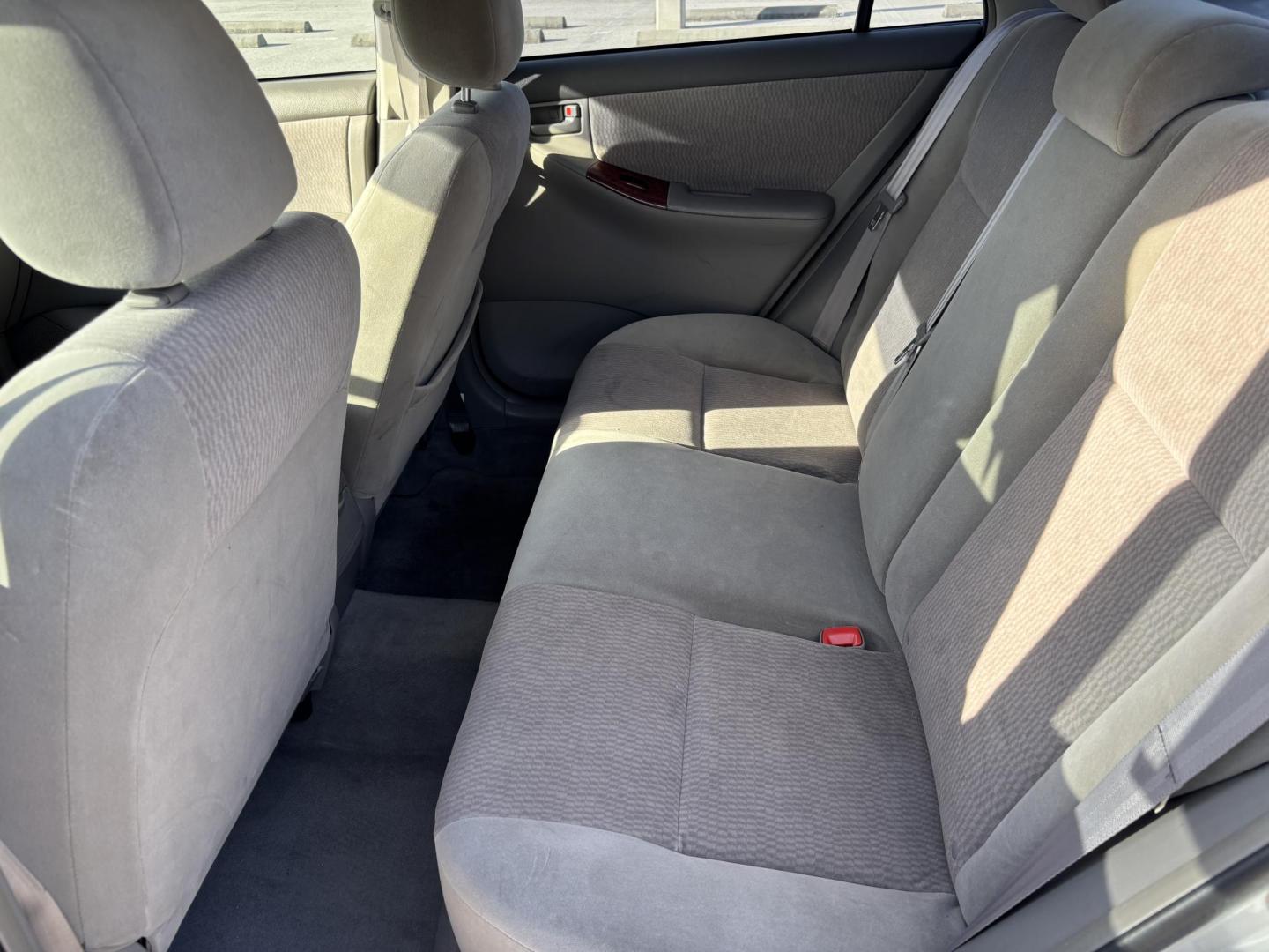 2007 SILVER /Gray Cloth TOYOTA COROLLA CE (JTDBR32E070) with an 1.8L engine, Automatic transmission, located at 11170 Summerlin Square Dr., Fort Myers Beach, FL, 33931, (239) 999-7777, 26.493546, -81.941628 - Photo#12