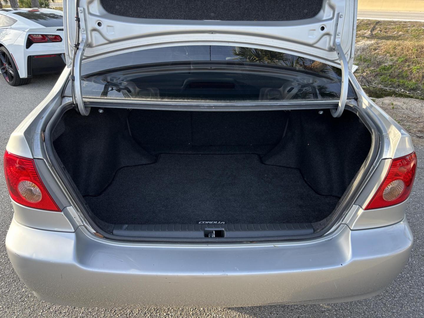 2007 SILVER /Gray Cloth TOYOTA COROLLA CE (JTDBR32E070) with an 1.8L engine, Automatic transmission, located at 11170 Summerlin Square Dr., Fort Myers Beach, FL, 33931, (239) 999-7777, 26.493546, -81.941628 - Photo#18