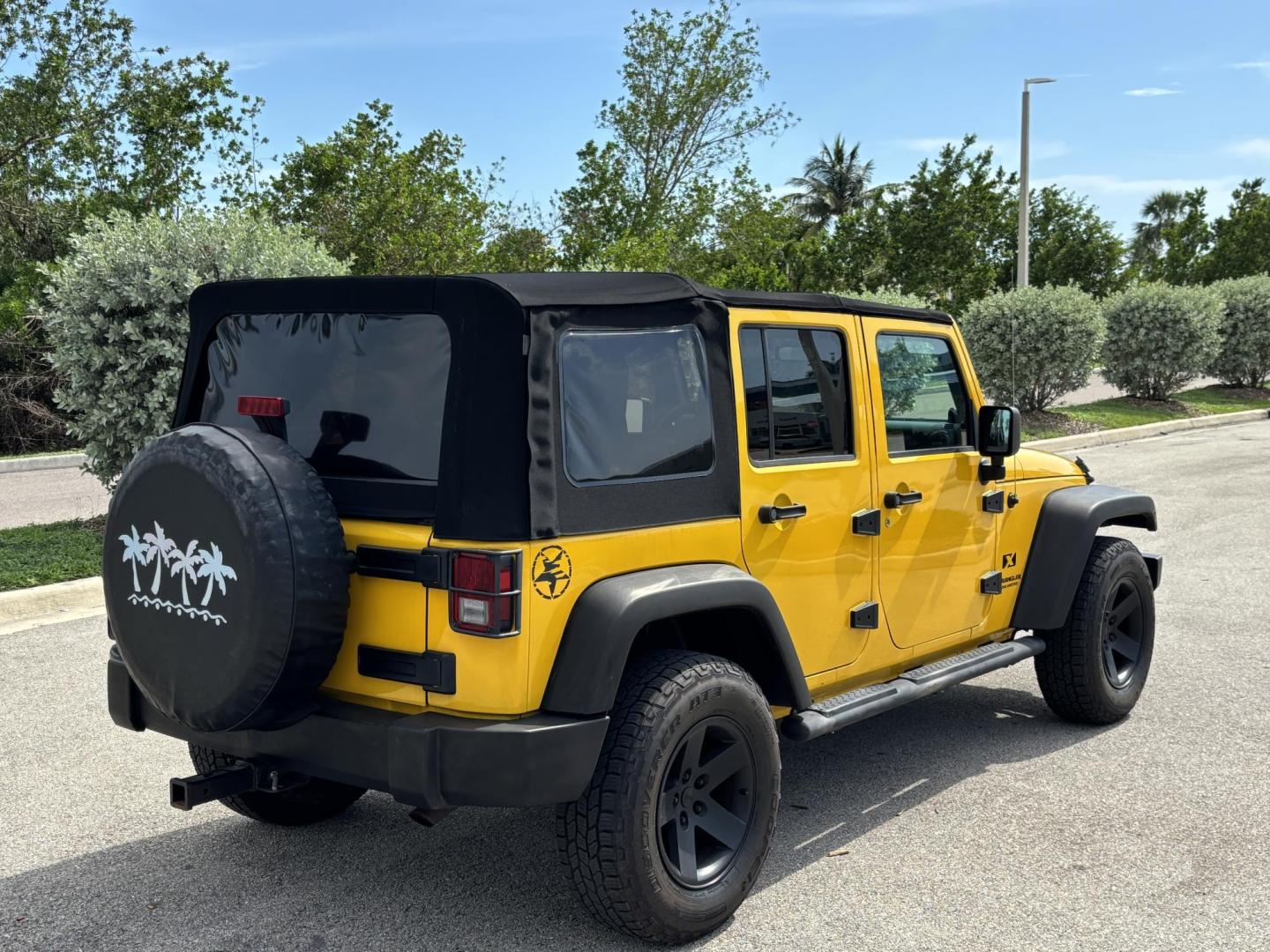 2008 YELLOW JEEP WRANGLER UNLIMI X (1J4GA39158L) with an 3.8L engine, 4-Speed Manual transmission, located at 11170 Summerlin Square Dr., Fort Myers Beach, FL, 33931, (239) 999-7777, 26.493546, -81.941628 - Manual Transmission New Cloth Top New Brakes New Rotors - Photo#6