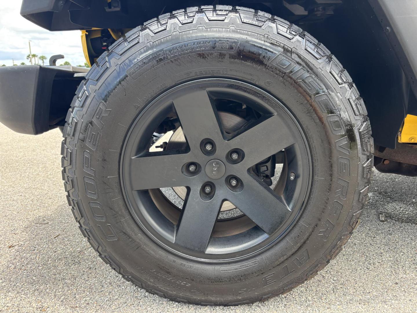 2008 YELLOW JEEP WRANGLER UNLIMI X (1J4GA39158L) with an 3.8L engine, 4-Speed Manual transmission, located at 11170 Summerlin Square Dr., Fort Myers Beach, FL, 33931, (239) 999-7777, 26.493546, -81.941628 - Manual Transmission New Cloth Top New Brakes New Rotors - Photo#52