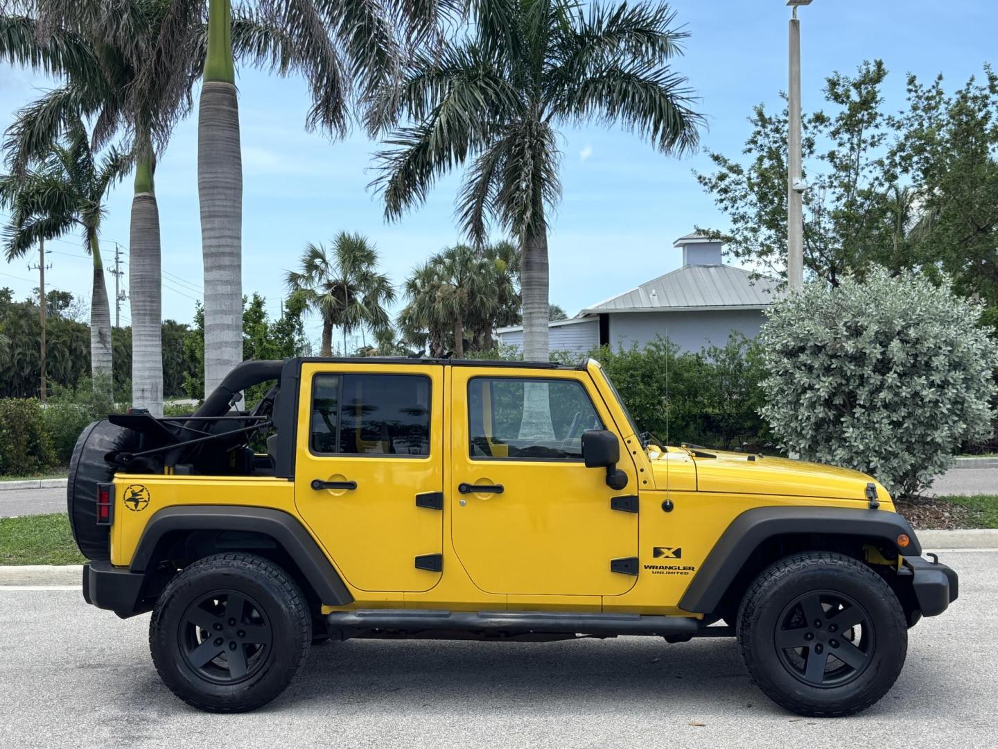 2008 YELLOW JEEP WRANGLER UNLIMI X (1J4GA39158L) with an 3.8L engine, 4-Speed Manual transmission, located at 11170 Summerlin Square Dr., Fort Myers Beach, FL, 33931, (239) 999-7777, 26.493546, -81.941628 - Manual Transmission New Cloth Top New Brakes New Rotors - Photo#26