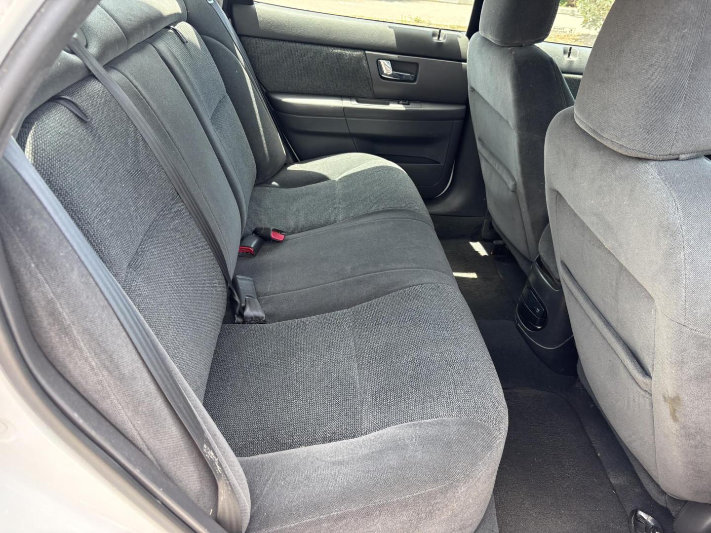 2001 WHITE /CHARCOAL Ford Taurus SE (1FAFP53U51G) with an 3.0L V6 OHV 12V engine, 4-Speed Automatic Overdrive transmission, located at 11170 Summerlin Square Dr., Fort Myers Beach, FL, 33931, (239) 999-7777, 26.493546, -81.941628 - Carfax No Damage No Accidents Prior Corporate Fleet Vehicle! - Photo#12