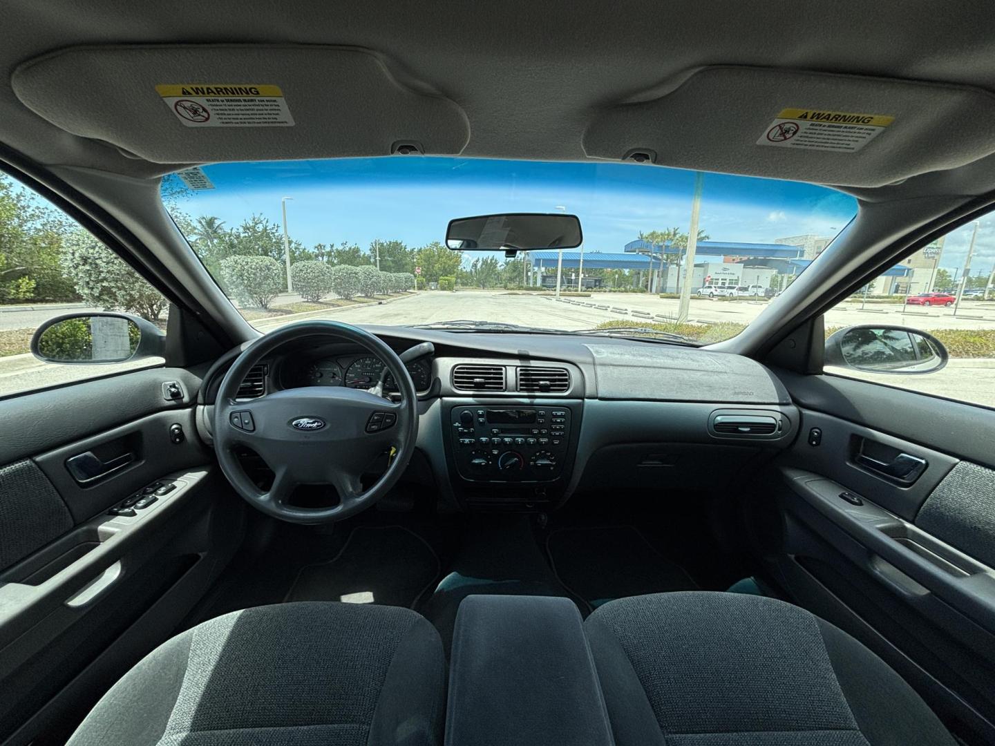 2001 WHITE /CHARCOAL Ford Taurus SE (1FAFP53U51G) with an 3.0L V6 OHV 12V engine, 4-Speed Automatic Overdrive transmission, located at 11170 Summerlin Square Dr., Fort Myers Beach, FL, 33931, (239) 999-7777, 26.493546, -81.941628 - Carfax No Damage No Accidents Prior Corporate Fleet Vehicle! - Photo#8