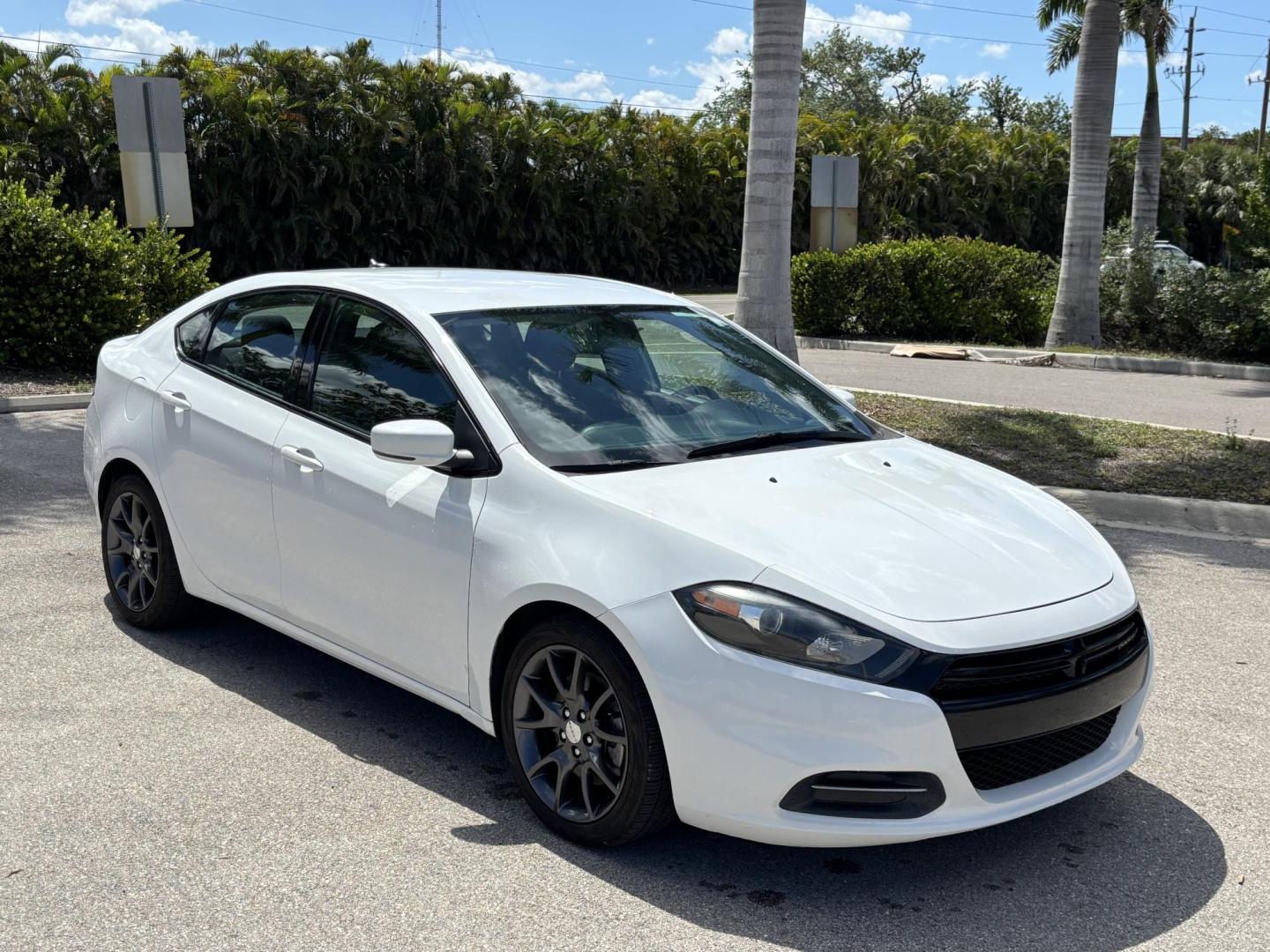 2016 WHITE /BLACK Dodge Dart SE (1C3CDFAAXGD) with an 2.0L L4 DOHC 16V TURBO engine, located at 11170 Summerlin Square Dr., Fort Myers Beach, FL, 33931, (239) 999-7777, 26.493546, -81.941628 - 1 Owner No Damage No Accident Carfax - Photo#2