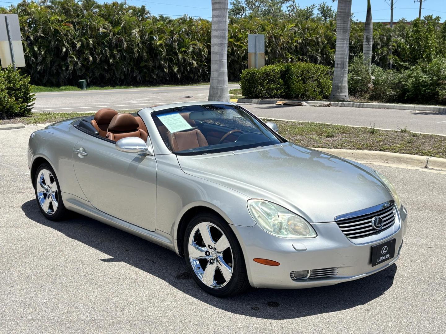 2002 SILVER /BROWN Lexus SC 430 Convertible (JTHFN48Y820) with an 4.3L V8 DOHC 32V engine, 5-Speed Automatic Overdrive transmission, located at 11170 Summerlin Square Dr., Fort Myers Beach, FL, 33931, (239) 999-7777, 26.493546, -81.941628 - Photo#2