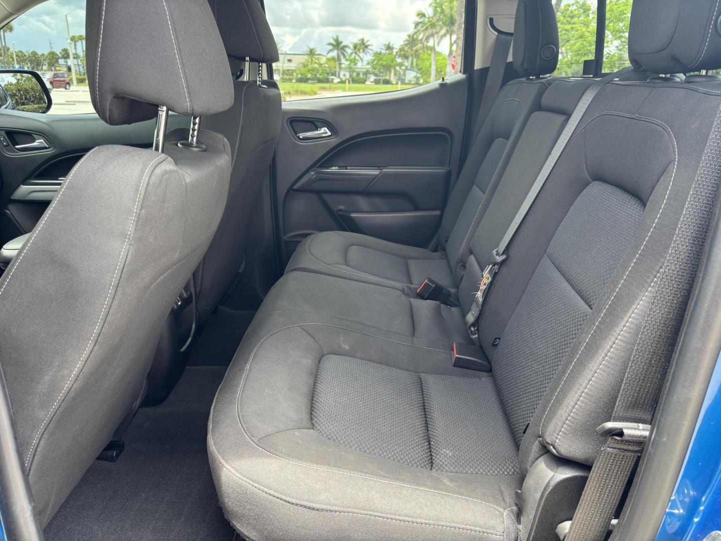 2022 BLUE Chevrolet Colorado LT Crew Cab 2WD Short Box (1GCGSCEAXN1) with an 2.5L L4 DOHC 16V GAS engine, 6A transmission, located at 11170 Summerlin Square Dr., Fort Myers Beach, FL, 33931, (239) 999-7777, 26.493546, -81.941628 - 1 Owner No Damage No Accidents Carfax RWD Remote Start - Photo#31