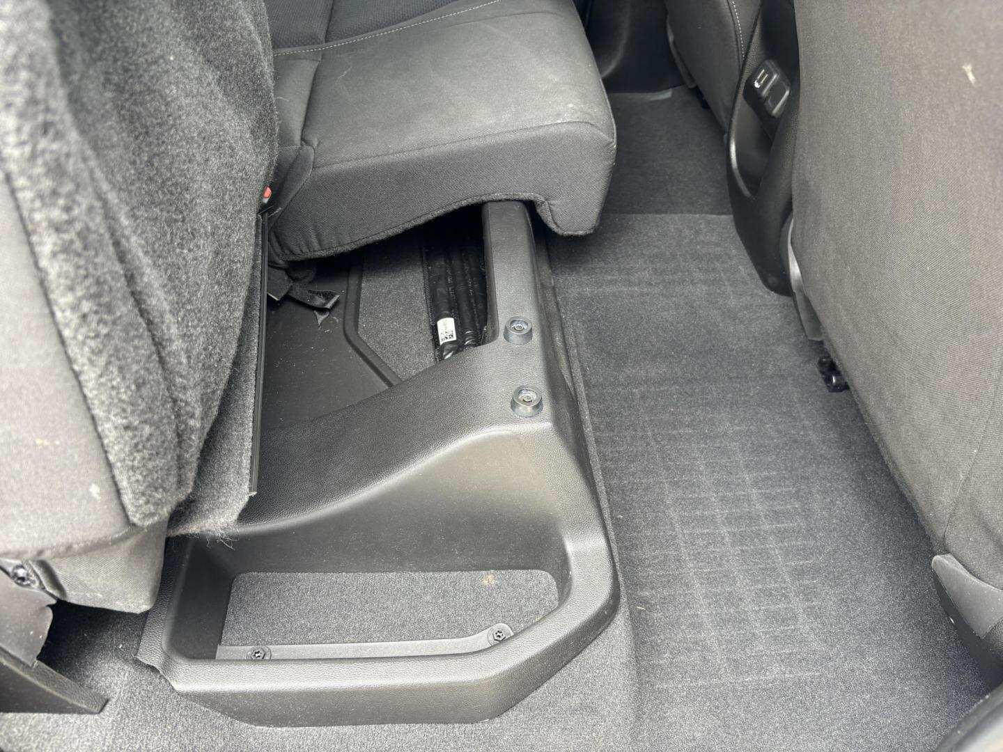 2022 BLUE Chevrolet Colorado LT Crew Cab 2WD Short Box (1GCGSCEAXN1) with an 2.5L L4 DOHC 16V GAS engine, 6A transmission, located at 11170 Summerlin Square Dr., Fort Myers Beach, FL, 33931, (239) 999-7777, 26.493546, -81.941628 - 1 Owner No Damage No Accidents Carfax RWD Remote Start - Photo#30