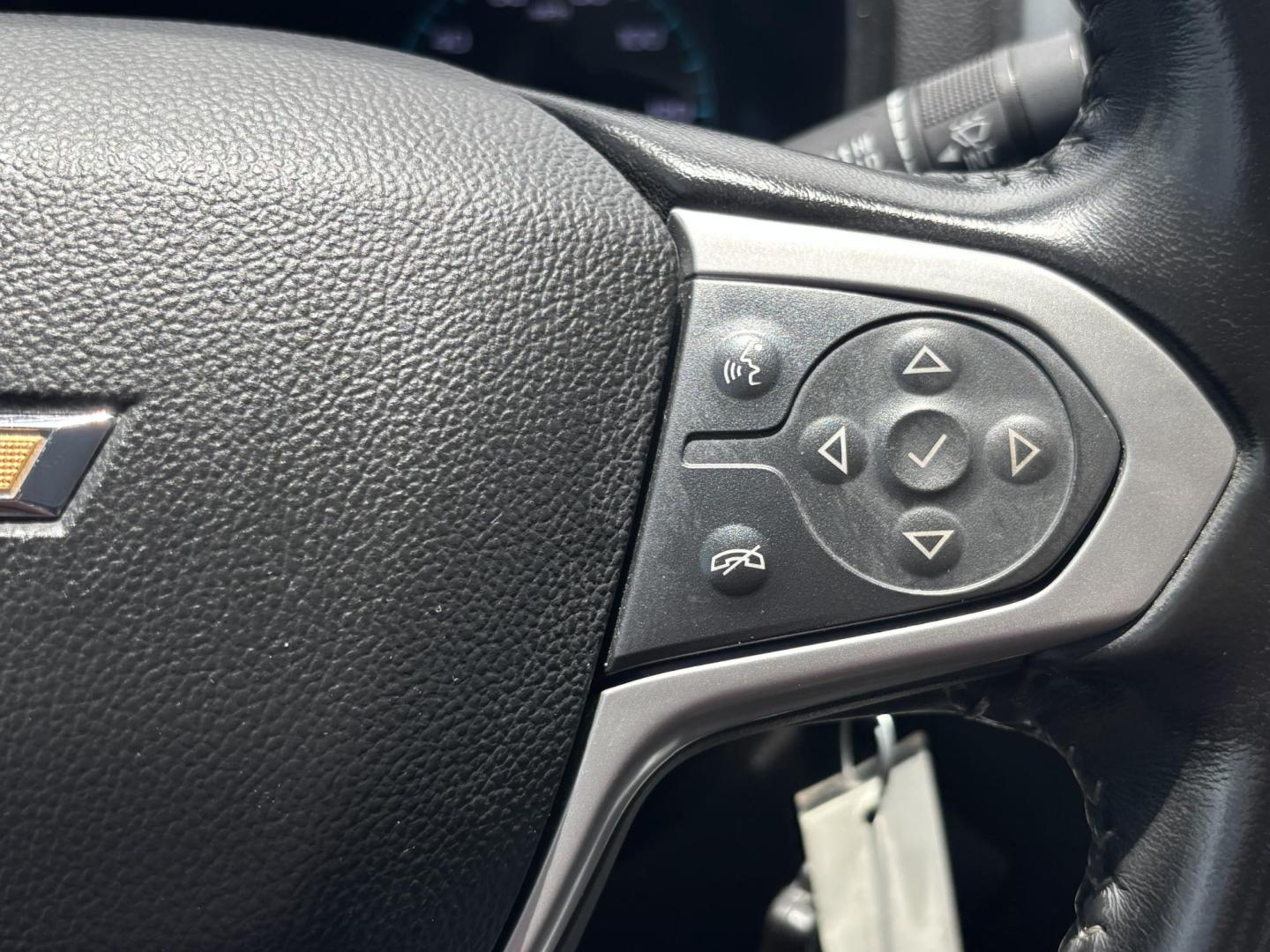 2022 BLUE Chevrolet Colorado LT Crew Cab 2WD Short Box (1GCGSCEAXN1) with an 2.5L L4 DOHC 16V GAS engine, 6A transmission, located at 11170 Summerlin Square Dr., Fort Myers Beach, FL, 33931, (239) 999-7777, 26.493546, -81.941628 - 1 Owner No Damage No Accidents Carfax RWD Remote Start - Photo#15