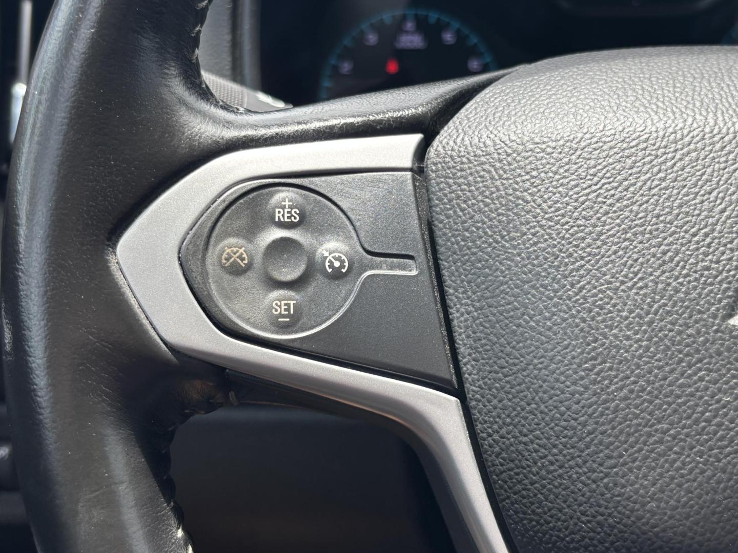 2022 BLUE Chevrolet Colorado LT Crew Cab 2WD Short Box (1GCGSCEAXN1) with an 2.5L L4 DOHC 16V GAS engine, 6A transmission, located at 11170 Summerlin Square Dr., Fort Myers Beach, FL, 33931, (239) 999-7777, 26.493546, -81.941628 - 1 Owner No Damage No Accidents Carfax RWD Remote Start - Photo#13