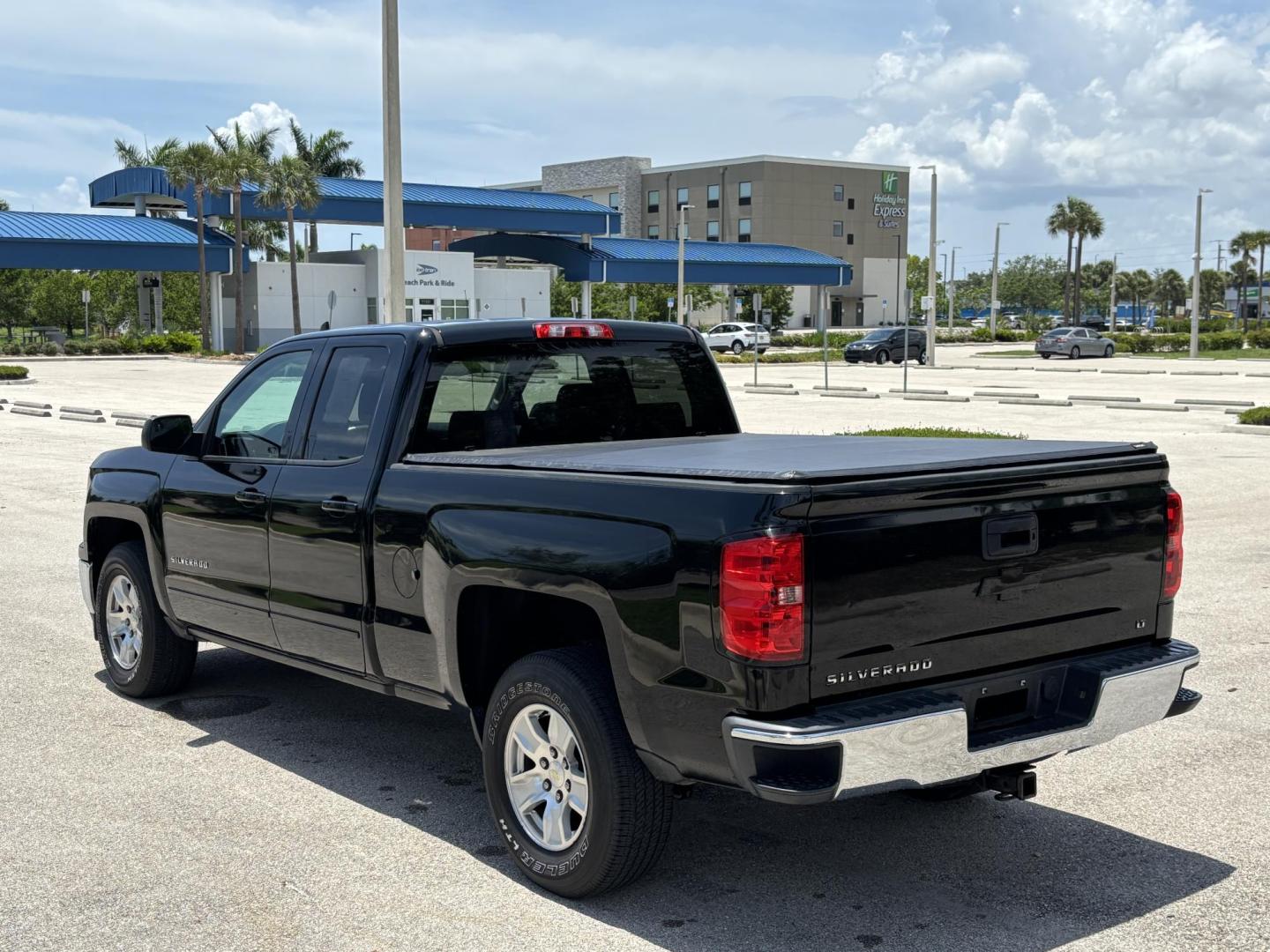 2015 BLACK Chevrolet Silverado 1500 LT Double Cab 2WD (1GCRCRECXFZ) with an 5.3L V8 OHV 16V engine, 6-Speed Automatic transmission, located at 11170 Summerlin Square Dr., Fort Myers Beach, FL, 33931, (239) 999-7777, 26.493546, -81.941628 - 2 Owner 28 Service History Records on Carfax - Photo#4