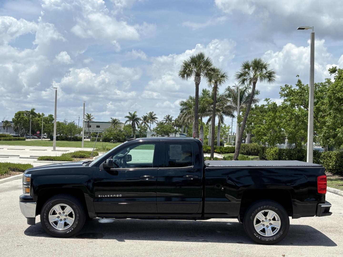 2015 BLACK Chevrolet Silverado 1500 LT Double Cab 2WD (1GCRCRECXFZ) with an 5.3L V8 OHV 16V engine, 6-Speed Automatic transmission, located at 11170 Summerlin Square Dr., Fort Myers Beach, FL, 33931, (239) 999-7777, 26.493546, -81.941628 - 2 Owner 28 Service History Records on Carfax - Photo#7