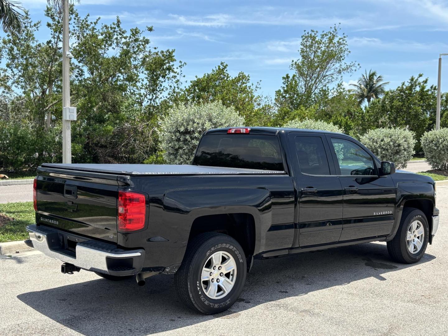 2015 BLACK Chevrolet Silverado 1500 LT Double Cab 2WD (1GCRCRECXFZ) with an 5.3L V8 OHV 16V engine, 6-Speed Automatic transmission, located at 11170 Summerlin Square Dr., Fort Myers Beach, FL, 33931, (239) 999-7777, 26.493546, -81.941628 - 2 Owner 28 Service History Records on Carfax - Photo#6
