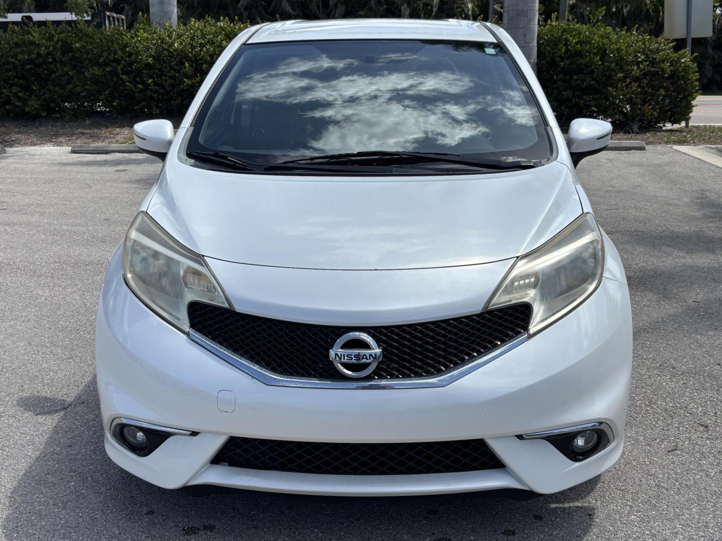2015 WHITE /BLACK Nissan Versa Note S 5MT (3N1CE2CP4FL) with an 1.6L L4 DOHC 16V engine, CVT transmission, located at 11170 Summerlin Square Dr., Fort Myers Beach, FL, 33931, (239) 999-7777, 26.493546, -81.941628 - Photo#1