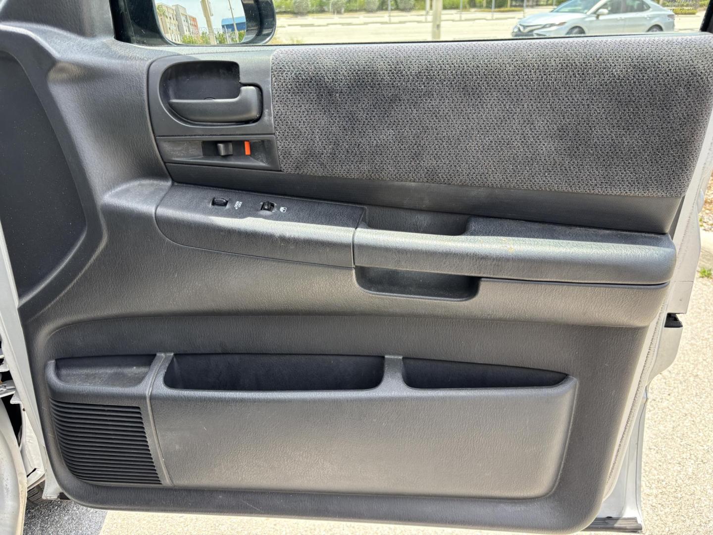 2004 GRAY Dodge Dakota SLT Plus Quad Cab 2WD (1D7HL48N54S) with an 4.7L V8 SOHC 16V engine, AUTOMATIC transmission, located at 11170 Summerlin Square Dr., Fort Myers Beach, FL, 33931, (239) 999-7777, 26.493546, -81.941628 - Photo#23