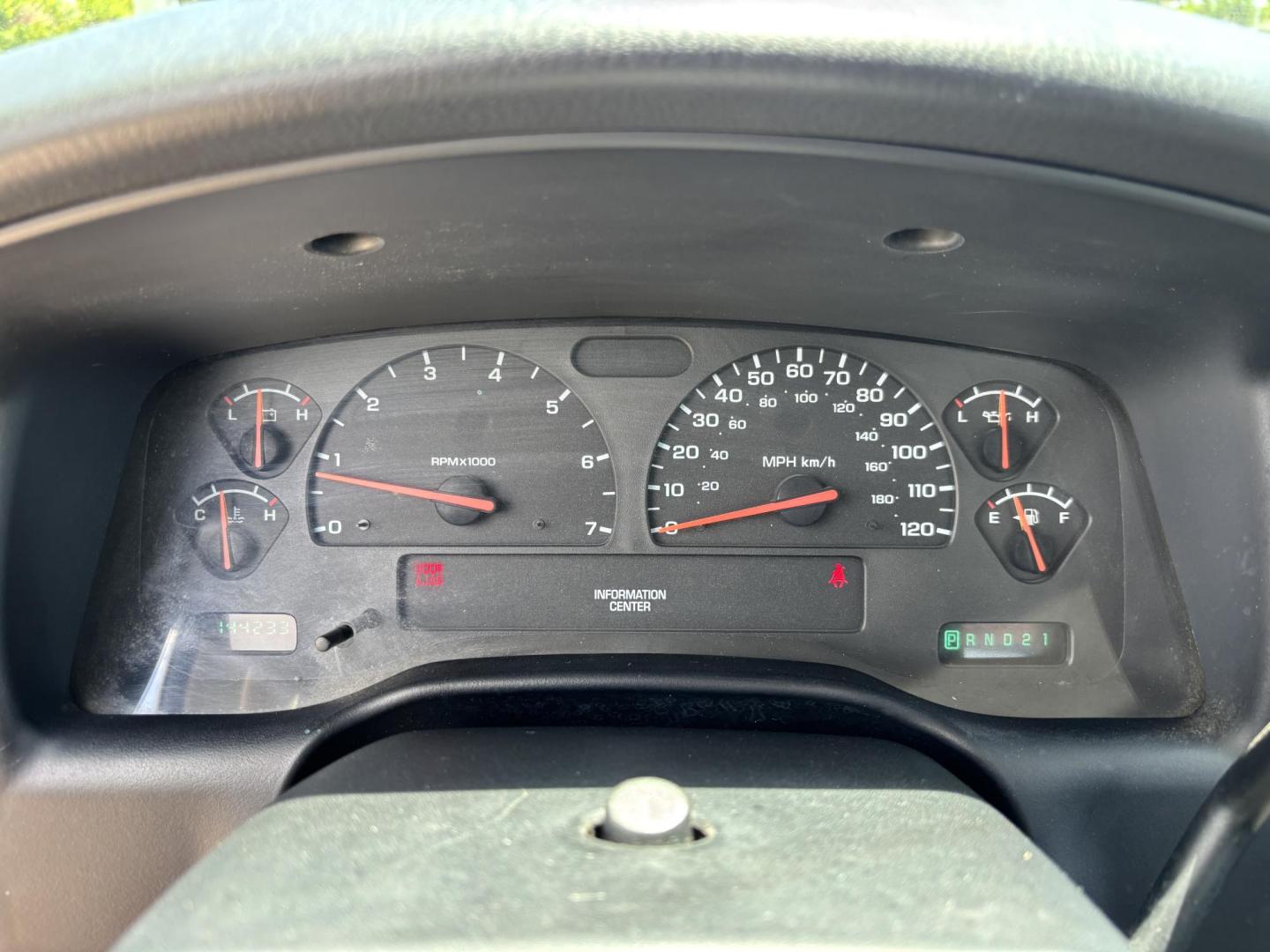 2004 GRAY Dodge Dakota SLT Plus Quad Cab 2WD (1D7HL48N54S) with an 4.7L V8 SOHC 16V engine, AUTOMATIC transmission, located at 11170 Summerlin Square Dr., Fort Myers Beach, FL, 33931, (239) 999-7777, 26.493546, -81.941628 - Photo#18