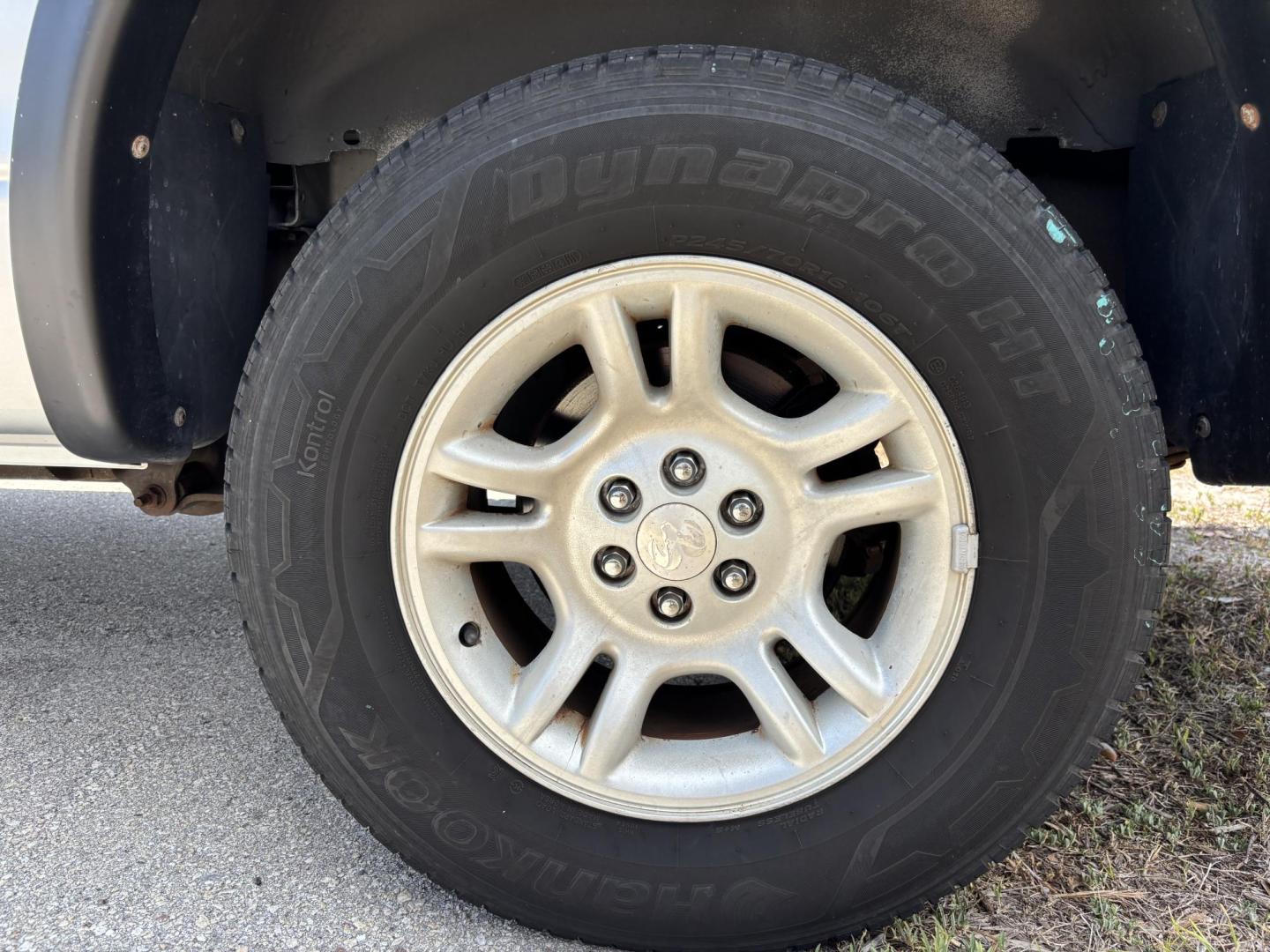2004 GRAY Dodge Dakota SLT Plus Quad Cab 2WD (1D7HL48N54S) with an 4.7L V8 SOHC 16V engine, AUTOMATIC transmission, located at 11170 Summerlin Square Dr., Fort Myers Beach, FL, 33931, (239) 999-7777, 26.493546, -81.941628 - Photo#29