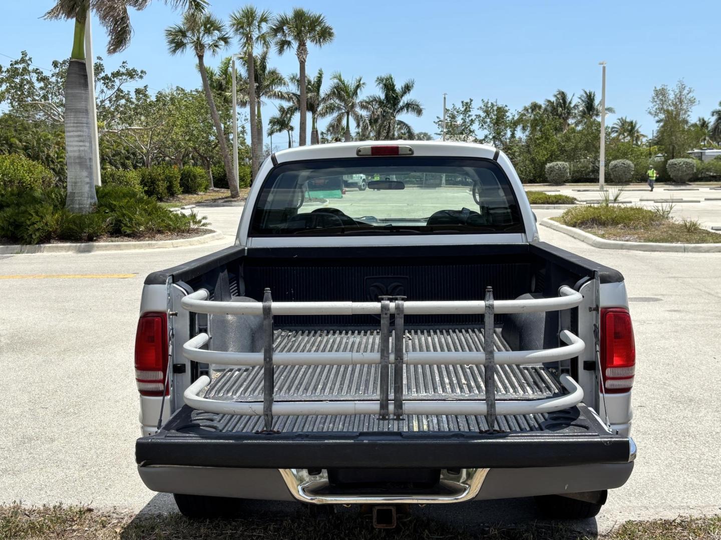 2004 GRAY Dodge Dakota SLT Plus Quad Cab 2WD (1D7HL48N54S) with an 4.7L V8 SOHC 16V engine, AUTOMATIC transmission, located at 11170 Summerlin Square Dr., Fort Myers Beach, FL, 33931, (239) 999-7777, 26.493546, -81.941628 - Photo#6