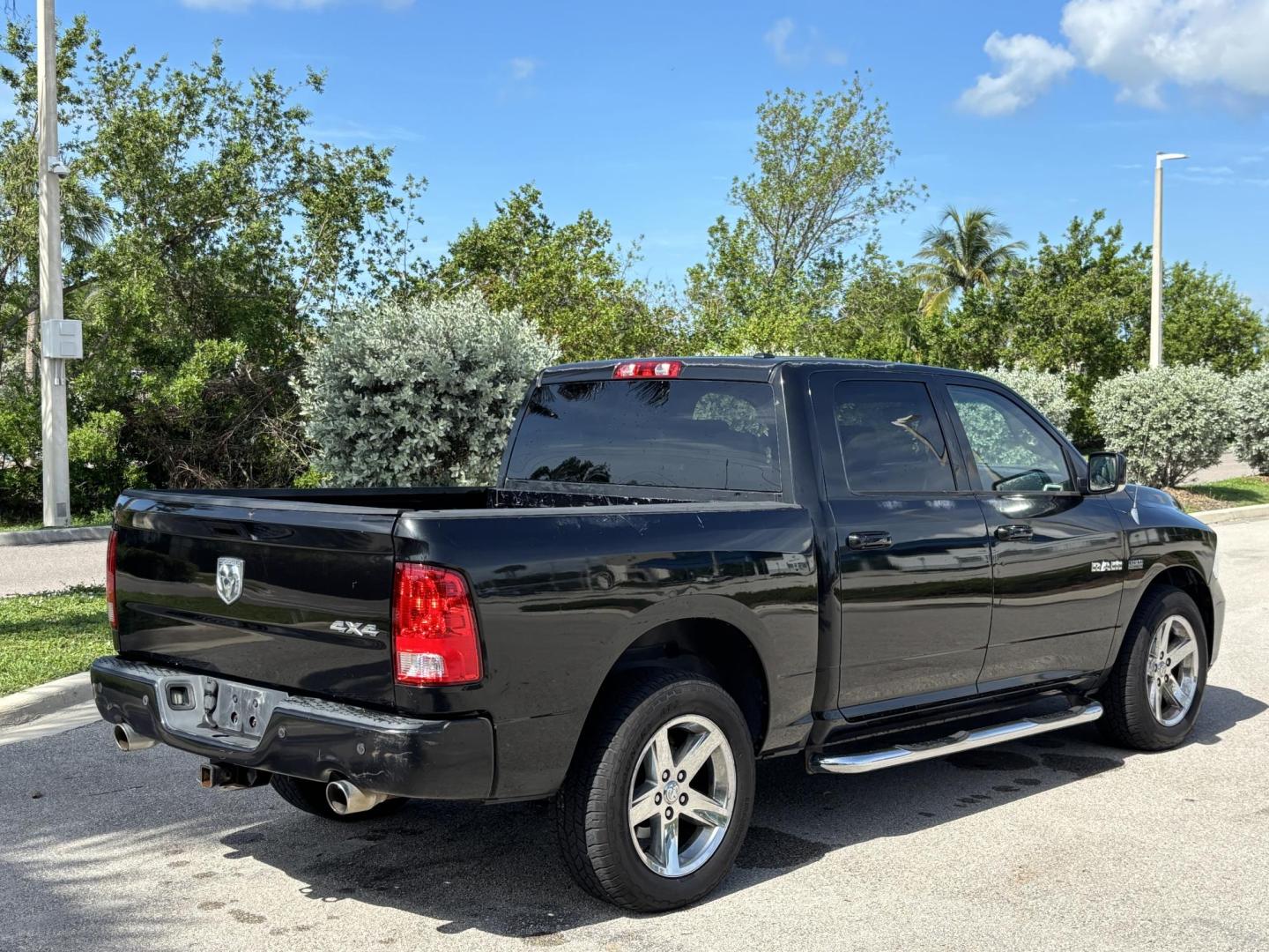 2010 BLACK Dodge Ram 1500 Laramie Crew Cab 4WD (1D7RV1CT7AS) with an 5.7L V8 OHV 16V engine, 5-Speed Automatic transmission, located at 11170 Summerlin Square Dr., Fort Myers Beach, FL, 33931, (239) 999-7777, 26.493546, -81.941628 - Photo#6