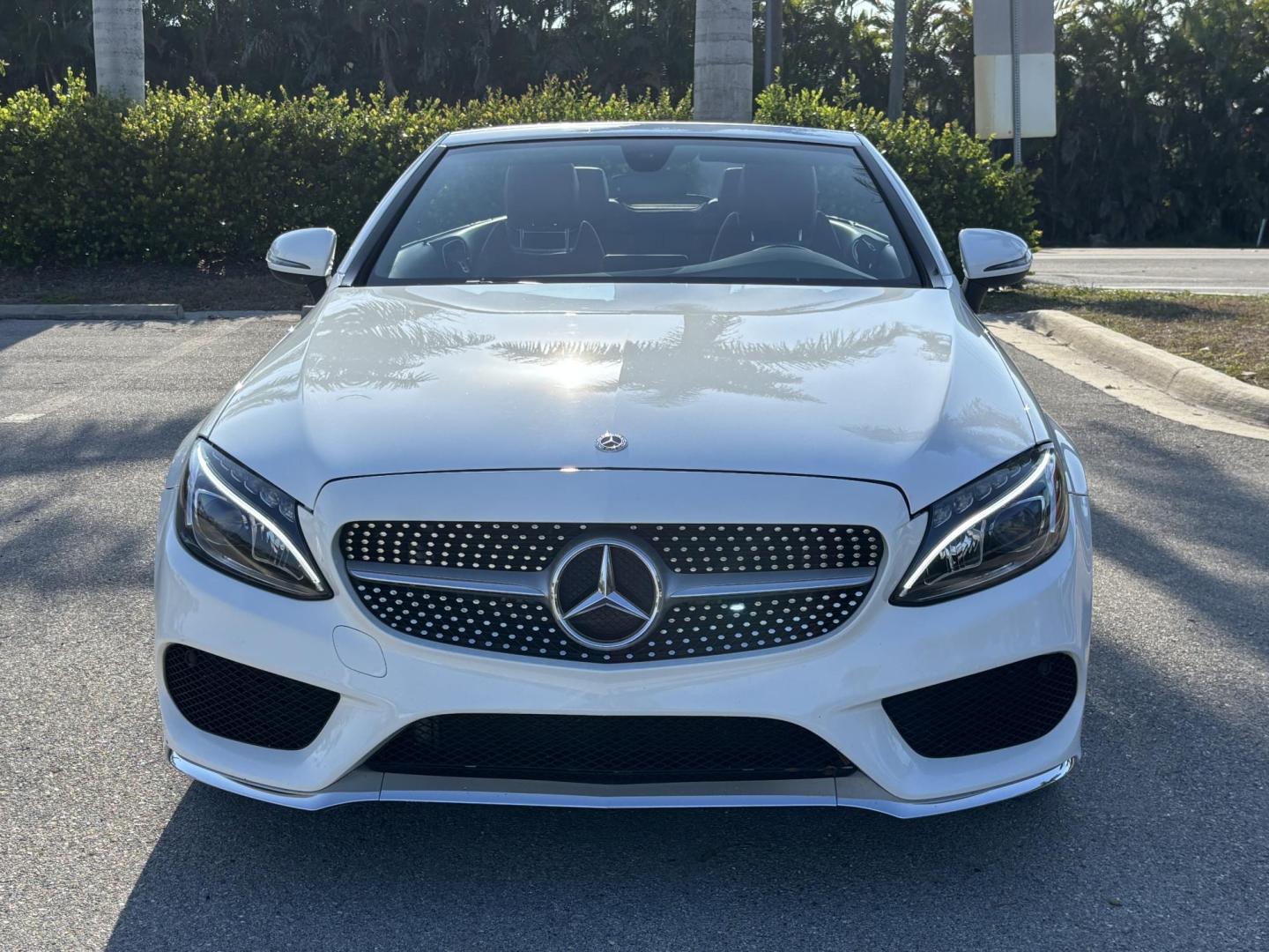 2018 WHITE /CRANBERRY RED Mercedes-Benz C-Class C300 Coupe (WDDWK4JB3JF) with an 2.0L L4 DOHC 16V TURBO engine, 7A transmission, located at 11170 Summerlin Square Dr., Fort Myers Beach, FL, 33931, (239) 999-7777, 26.493546, -81.941628 - Photo#1