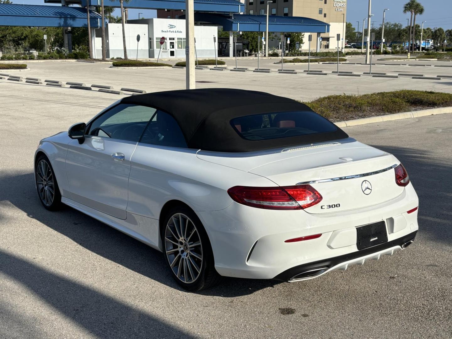 2018 WHITE /CRANBERRY RED Mercedes-Benz C-Class C300 Coupe (WDDWK4JB3JF) with an 2.0L L4 DOHC 16V TURBO engine, 7A transmission, located at 11170 Summerlin Square Dr., Fort Myers Beach, FL, 33931, (239) 999-7777, 26.493546, -81.941628 - Photo#12