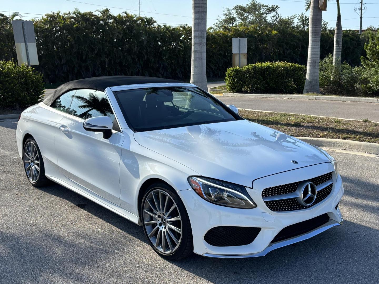 2018 WHITE /CRANBERRY RED Mercedes-Benz C-Class C300 Coupe (WDDWK4JB3JF) with an 2.0L L4 DOHC 16V TURBO engine, 7A transmission, located at 11170 Summerlin Square Dr., Fort Myers Beach, FL, 33931, (239) 999-7777, 26.493546, -81.941628 - Photo#10