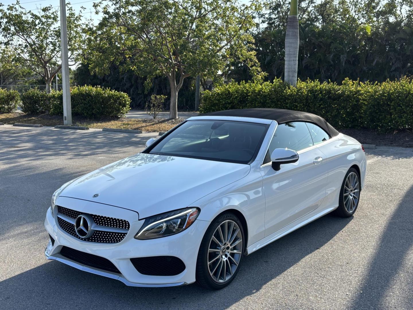 2018 WHITE /CRANBERRY RED Mercedes-Benz C-Class C300 Coupe (WDDWK4JB3JF) with an 2.0L L4 DOHC 16V TURBO engine, 7A transmission, located at 11170 Summerlin Square Dr., Fort Myers Beach, FL, 33931, (239) 999-7777, 26.493546, -81.941628 - Photo#8
