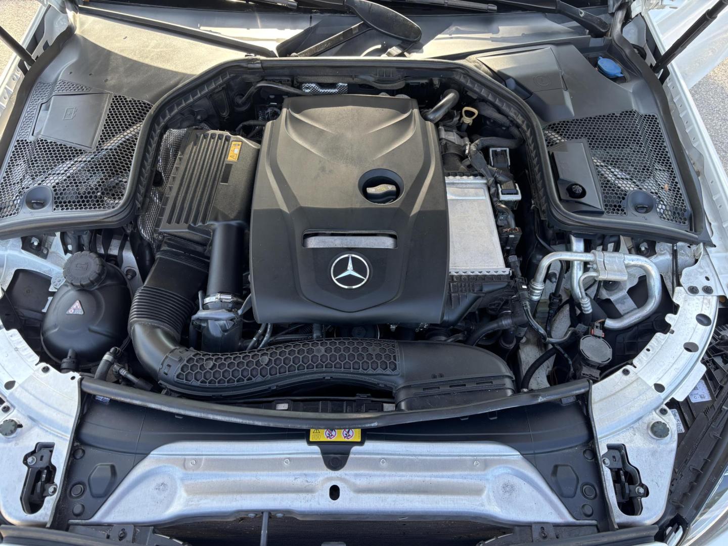 2018 WHITE /CRANBERRY RED Mercedes-Benz C-Class C300 Coupe (WDDWK4JB3JF) with an 2.0L L4 DOHC 16V TURBO engine, 7A transmission, located at 11170 Summerlin Square Dr., Fort Myers Beach, FL, 33931, (239) 999-7777, 26.493546, -81.941628 - Photo#52