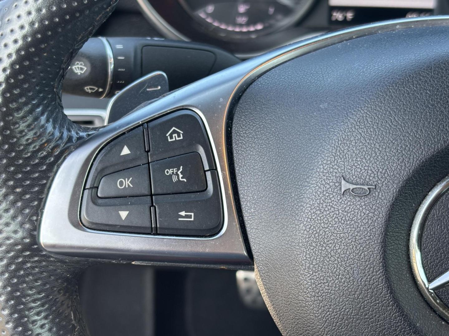 2018 WHITE /CRANBERRY RED Mercedes-Benz C-Class C300 Coupe (WDDWK4JB3JF) with an 2.0L L4 DOHC 16V TURBO engine, 7A transmission, located at 11170 Summerlin Square Dr., Fort Myers Beach, FL, 33931, (239) 999-7777, 26.493546, -81.941628 - Photo#43