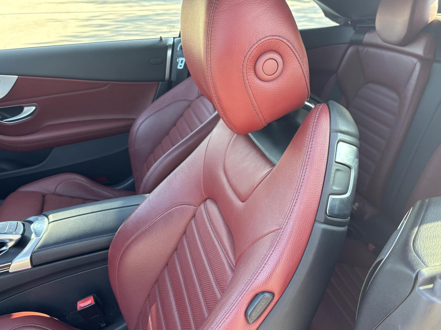 2018 WHITE /CRANBERRY RED Mercedes-Benz C-Class C300 Coupe (WDDWK4JB3JF) with an 2.0L L4 DOHC 16V TURBO engine, 7A transmission, located at 11170 Summerlin Square Dr., Fort Myers Beach, FL, 33931, (239) 999-7777, 26.493546, -81.941628 - Photo#17