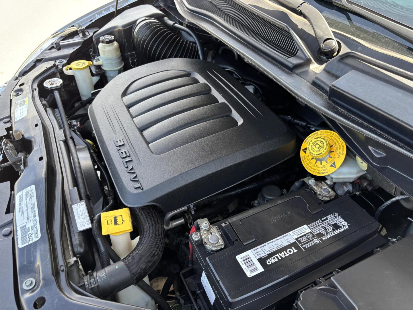 2019 SILVER /BLACK LEATHER Dodge Grand Caravan SXT (2C4RDGCG1KR) with an 3.6L V6 DOHC 24V engine, 6A transmission, located at 11170 Summerlin Square Dr., Fort Myers Beach, FL, 33931, (239) 999-7777, 26.493546, -81.941628 - Photo#35