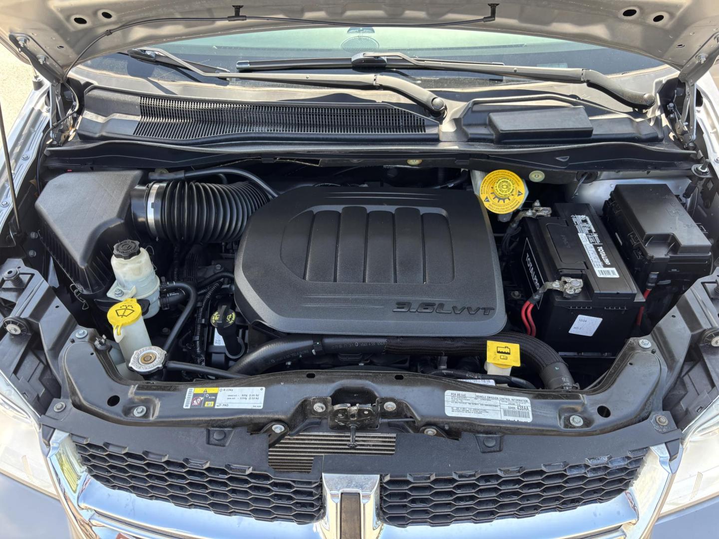 2019 SILVER /BLACK LEATHER Dodge Grand Caravan SXT (2C4RDGCG1KR) with an 3.6L V6 DOHC 24V engine, 6A transmission, located at 11170 Summerlin Square Dr., Fort Myers Beach, FL, 33931, (239) 999-7777, 26.493546, -81.941628 - Photo#34