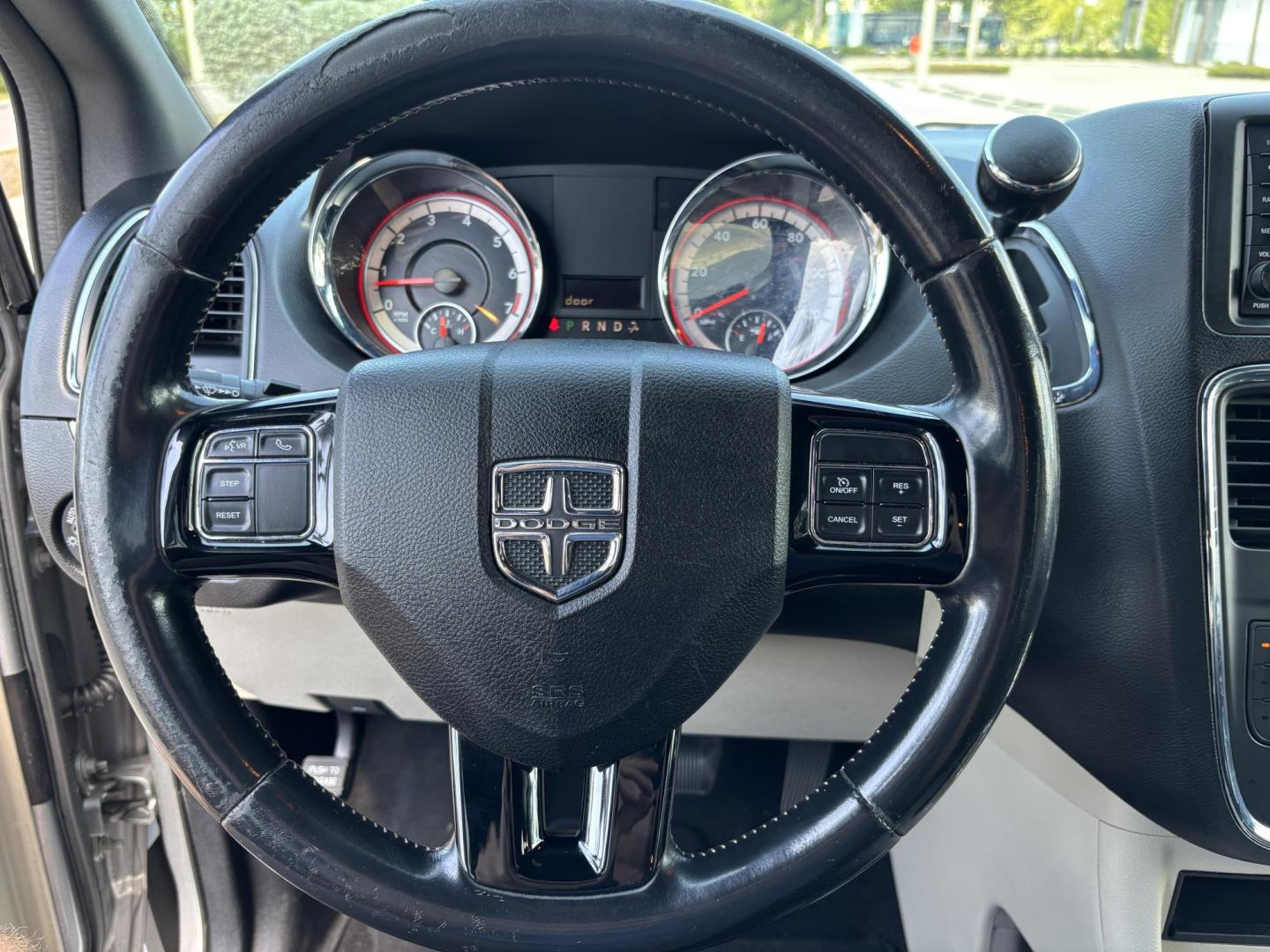 2019 SILVER /BLACK LEATHER Dodge Grand Caravan SXT (2C4RDGCG1KR) with an 3.6L V6 DOHC 24V engine, 6A transmission, located at 11170 Summerlin Square Dr., Fort Myers Beach, FL, 33931, (239) 999-7777, 26.493546, -81.941628 - Photo#11