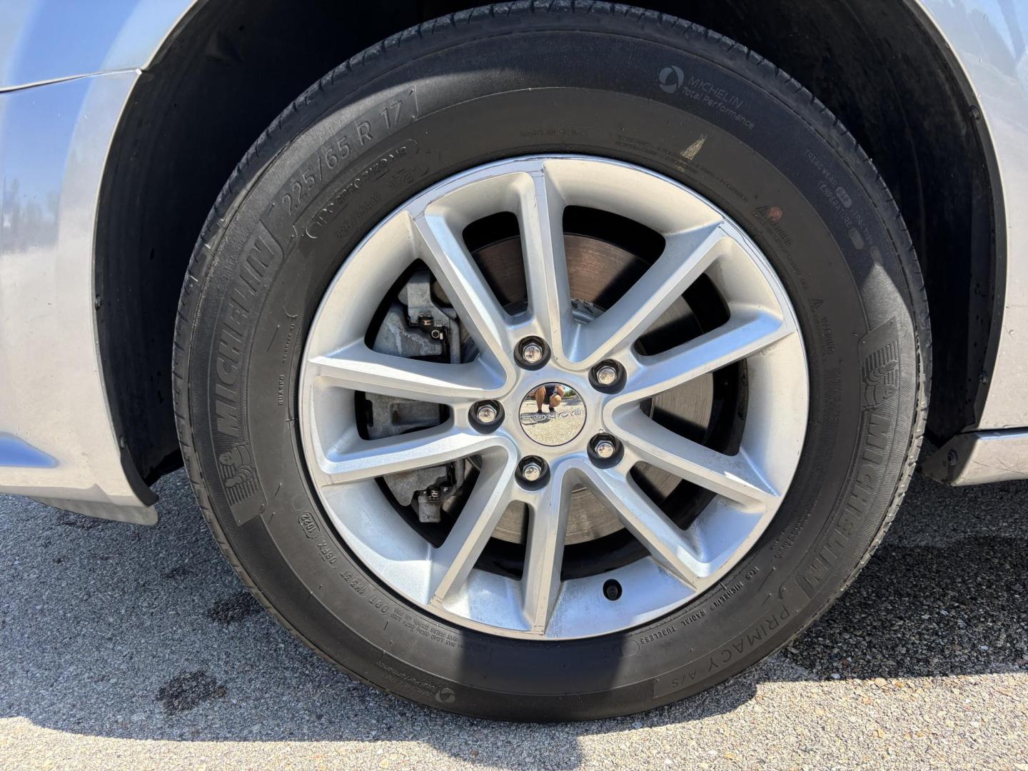 2019 SILVER /BLACK LEATHER Dodge Grand Caravan SXT (2C4RDGCG1KR) with an 3.6L V6 DOHC 24V engine, 6A transmission, located at 11170 Summerlin Square Dr., Fort Myers Beach, FL, 33931, (239) 999-7777, 26.493546, -81.941628 - Photo#39