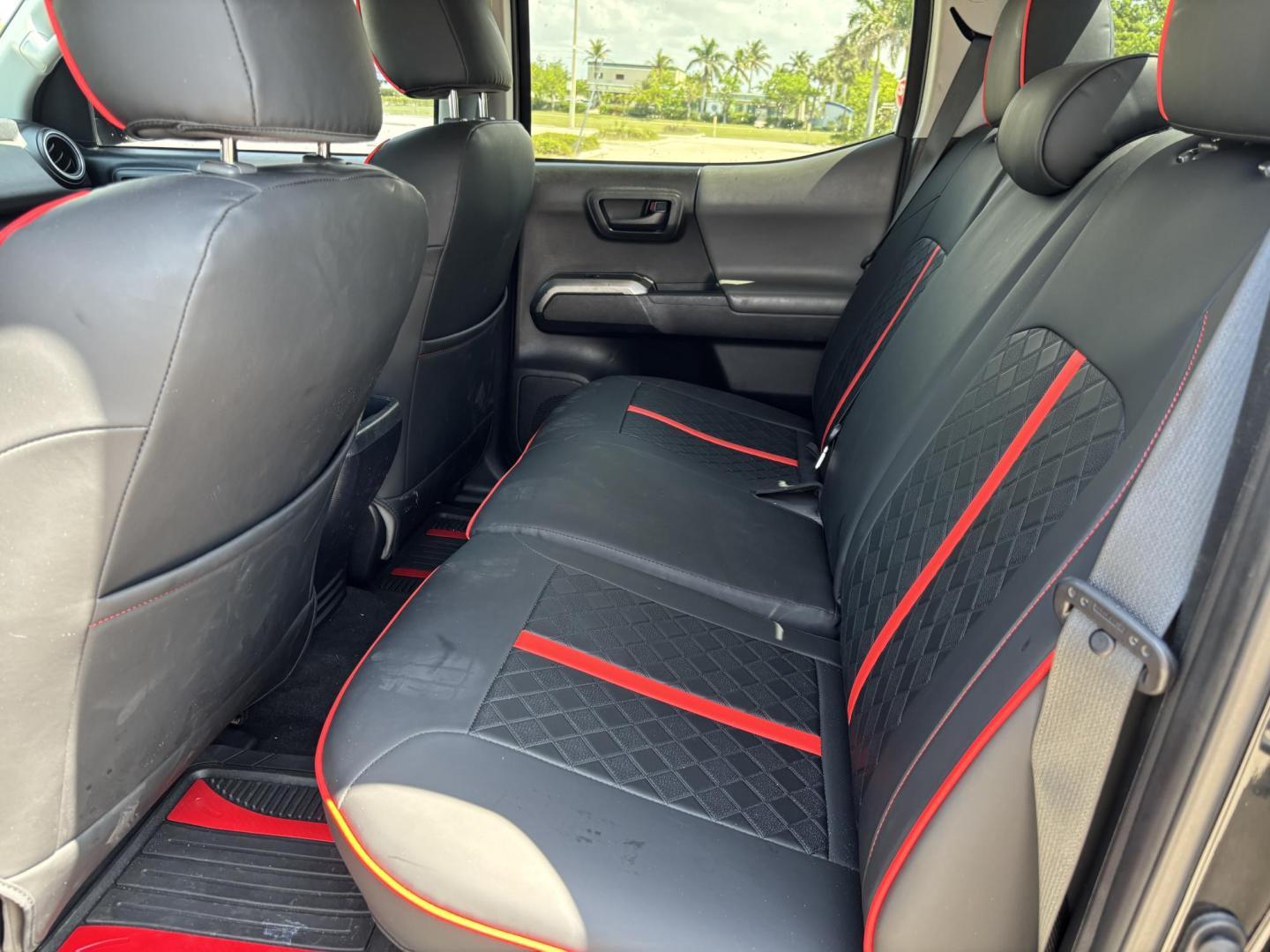 2019 BLACK Toyota Tacoma SR5 Double Cab Long Bed I4 6AT 2WD (5TFAX5GN5KX) with an 2.7L L4 DOHC 16V engine, 6A transmission, located at 11170 Summerlin Square Dr., Fort Myers Beach, FL, 33931, (239) 999-7777, 26.493546, -81.941628 - Photo#11