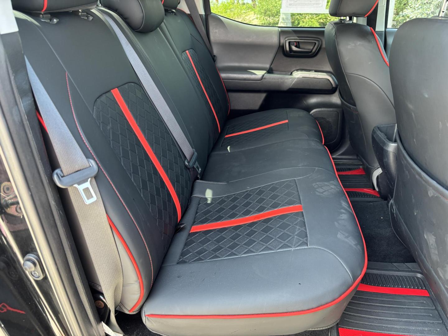 2019 BLACK Toyota Tacoma SR5 Double Cab Long Bed I4 6AT 2WD (5TFAX5GN5KX) with an 2.7L L4 DOHC 16V engine, 6A transmission, located at 11170 Summerlin Square Dr., Fort Myers Beach, FL, 33931, (239) 999-7777, 26.493546, -81.941628 - Photo#12