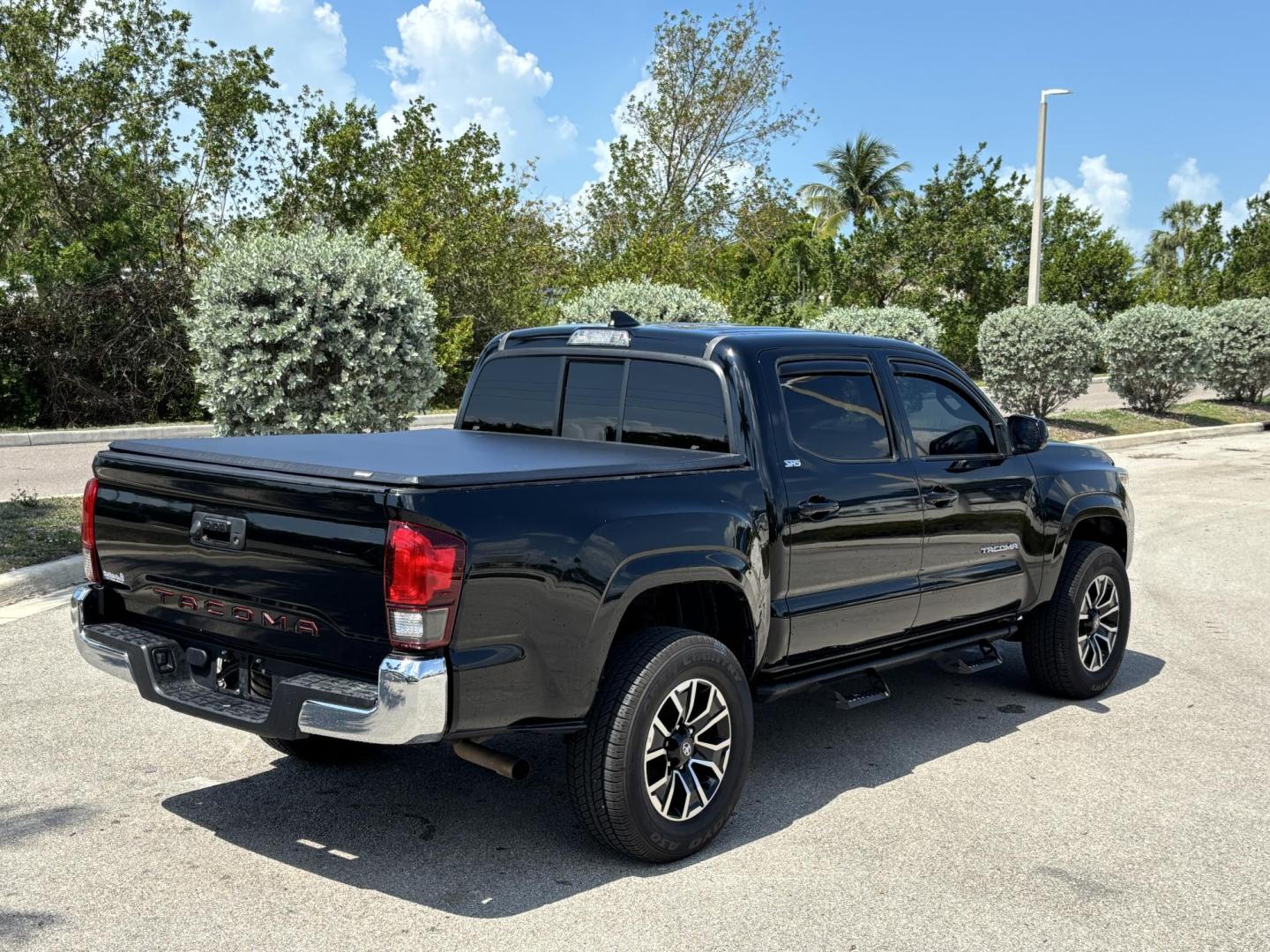 2019 BLACK Toyota Tacoma SR5 Double Cab Long Bed I4 6AT 2WD (5TFAX5GN5KX) with an 2.7L L4 DOHC 16V engine, 6A transmission, located at 11170 Summerlin Square Dr., Fort Myers Beach, FL, 33931, (239) 999-7777, 26.493546, -81.941628 - Photo#6