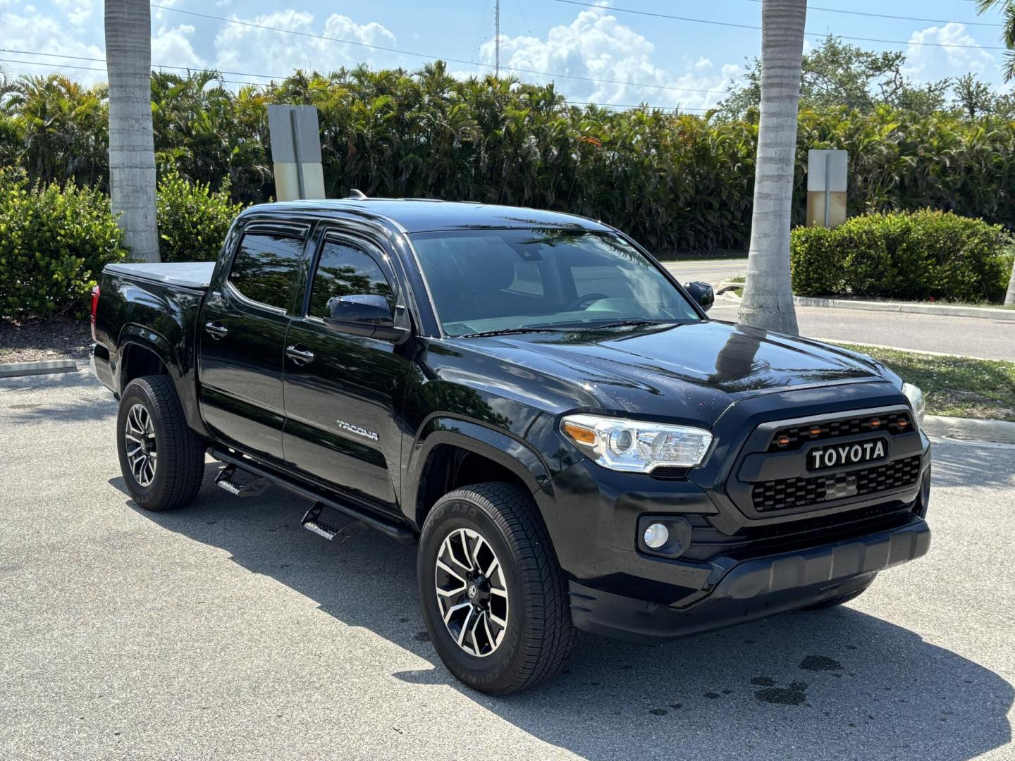 2019 BLACK Toyota Tacoma SR5 Double Cab Long Bed I4 6AT 2WD (5TFAX5GN5KX) with an 2.7L L4 DOHC 16V engine, 6A transmission, located at 11170 Summerlin Square Dr., Fort Myers Beach, FL, 33931, (239) 999-7777, 26.493546, -81.941628 - Photo#2