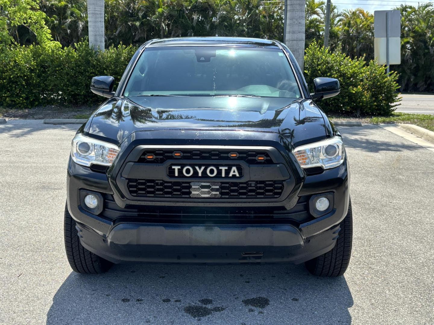 2019 BLACK Toyota Tacoma SR5 Double Cab Long Bed I4 6AT 2WD (5TFAX5GN5KX) with an 2.7L L4 DOHC 16V engine, 6A transmission, located at 11170 Summerlin Square Dr., Fort Myers Beach, FL, 33931, (239) 999-7777, 26.493546, -81.941628 - Photo#1