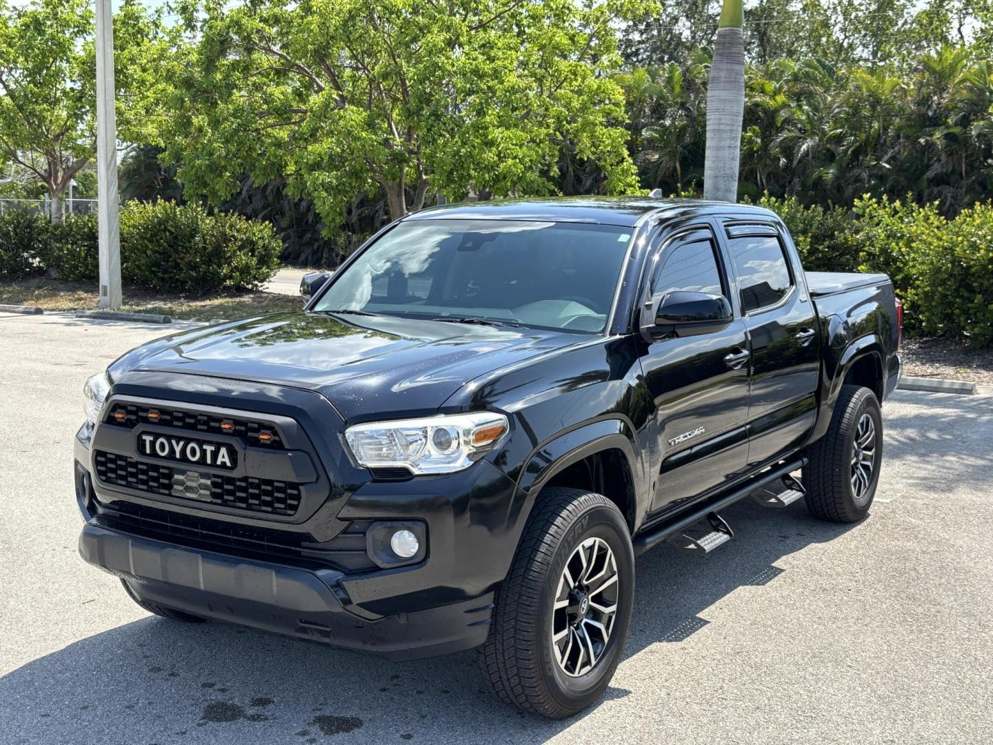 2019 BLACK Toyota Tacoma SR5 Double Cab Long Bed I4 6AT 2WD (5TFAX5GN5KX) with an 2.7L L4 DOHC 16V engine, 6A transmission, located at 11170 Summerlin Square Dr., Fort Myers Beach, FL, 33931, (239) 999-7777, 26.493546, -81.941628 - Photo#0