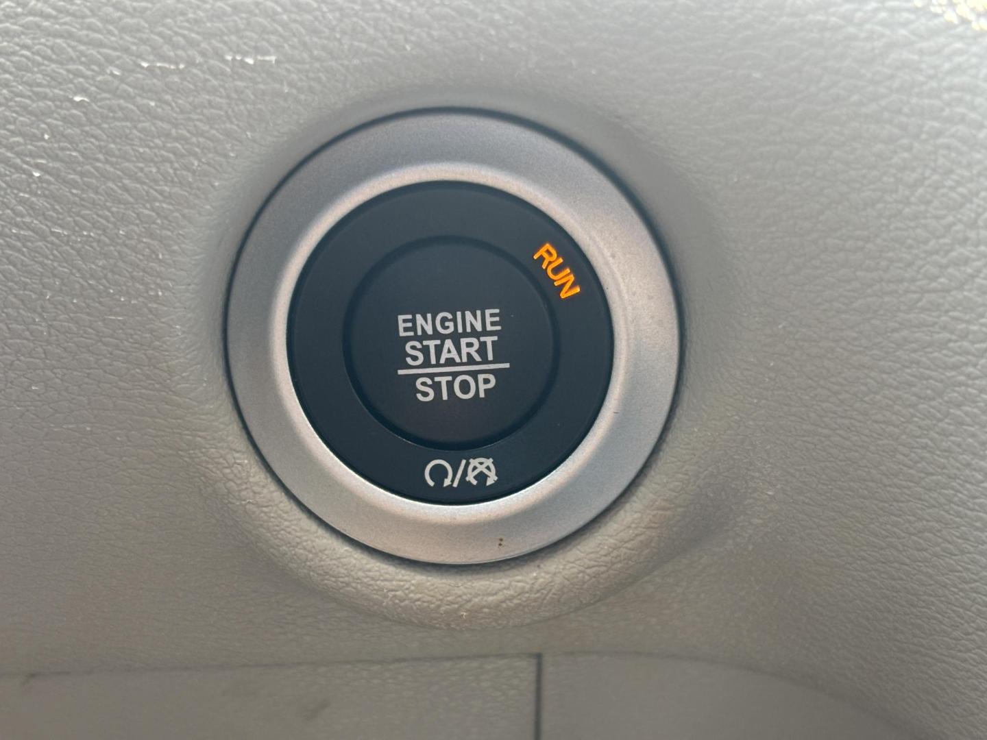 2021 WHITE /GRAY CLOTH Chrysler Voyager LX (2C4RC1CG5MR) with an 3.6L V6 DOHC 24V engine, 9A transmission, located at 11170 Summerlin Square Dr., Fort Myers Beach, FL, 33931, (239) 999-7777, 26.493546, -81.941628 - 1 Owner - Photo#28