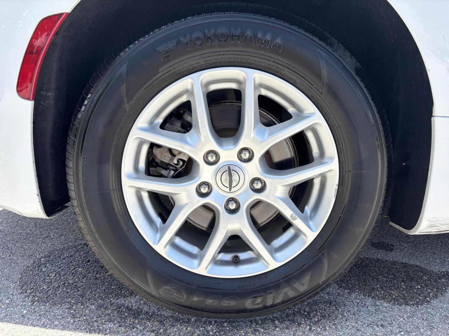 2021 WHITE /GRAY CLOTH Chrysler Voyager LX (2C4RC1CG5MR) with an 3.6L V6 DOHC 24V engine, 9A transmission, located at 11170 Summerlin Square Dr., Fort Myers Beach, FL, 33931, (239) 999-7777, 26.493546, -81.941628 - 1 Owner - Photo#45