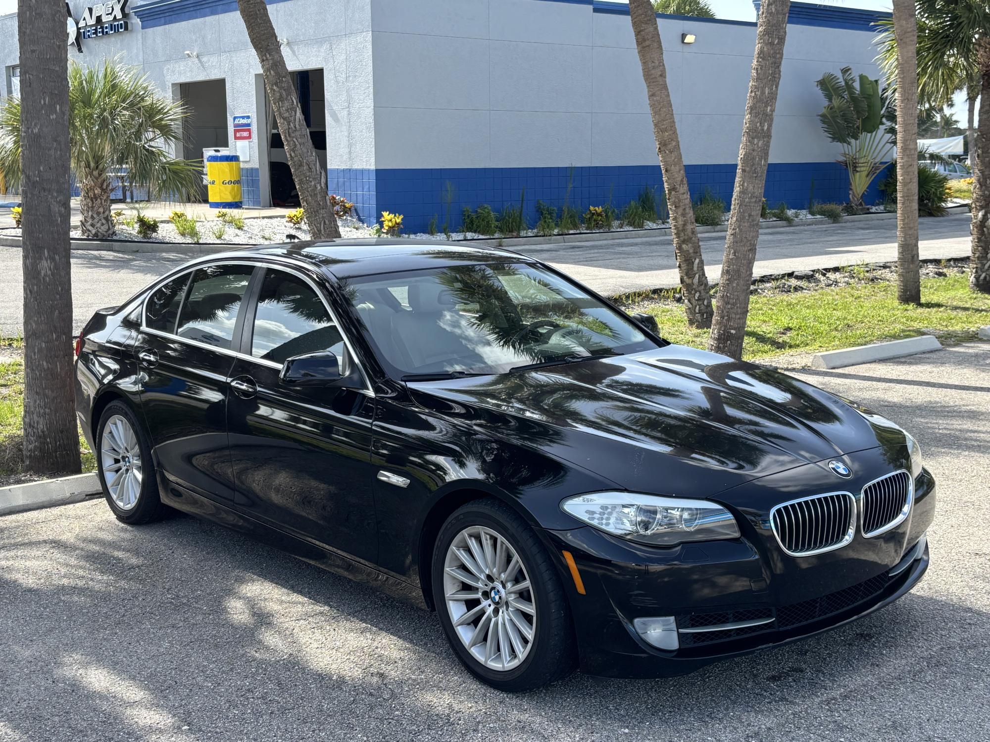 photo of 2011 BMW 5-Series 535i