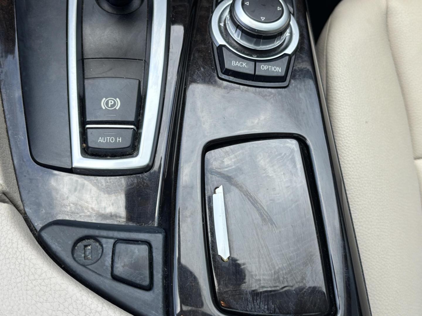 2011 BLACK /OYSTER BMW 5-Series 535i (WBAFR7C55BC) with an 3.0L L6 DOHC 24V engine, located at 11170 Summerlin Square Dr., Fort Myers Beach, FL, 33931, (239) 999-7777, 26.493546, -81.941628 - Photo#28