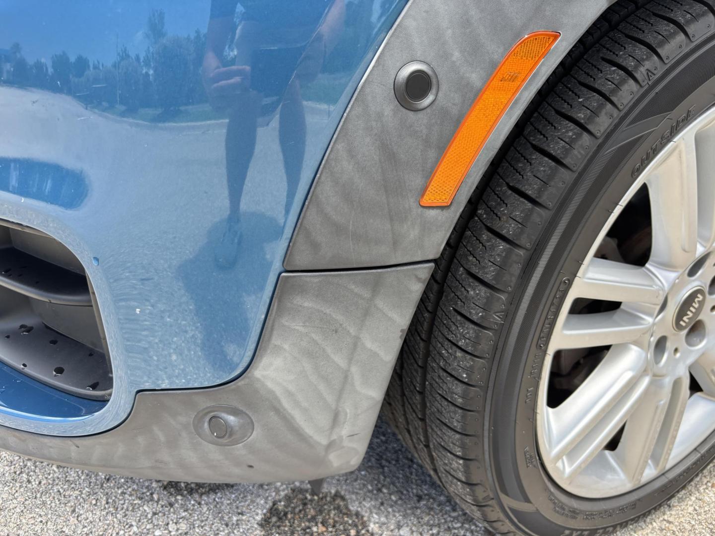 2017 BLUE /BLACK Mini Countryman Base (WMZYS7C38H3) with an 1.6L L4 DOHC 16V TURBO engine, located at 11170 Summerlin Square Dr., Fort Myers Beach, FL, 33931, (239) 999-7777, 26.493546, -81.941628 - 2 Owner No Damage No Accident Carfax Certified Prior Pre Owned Maintenance inspection completed Battery/charging system checked No-start/hard start condition checked - Photo#40