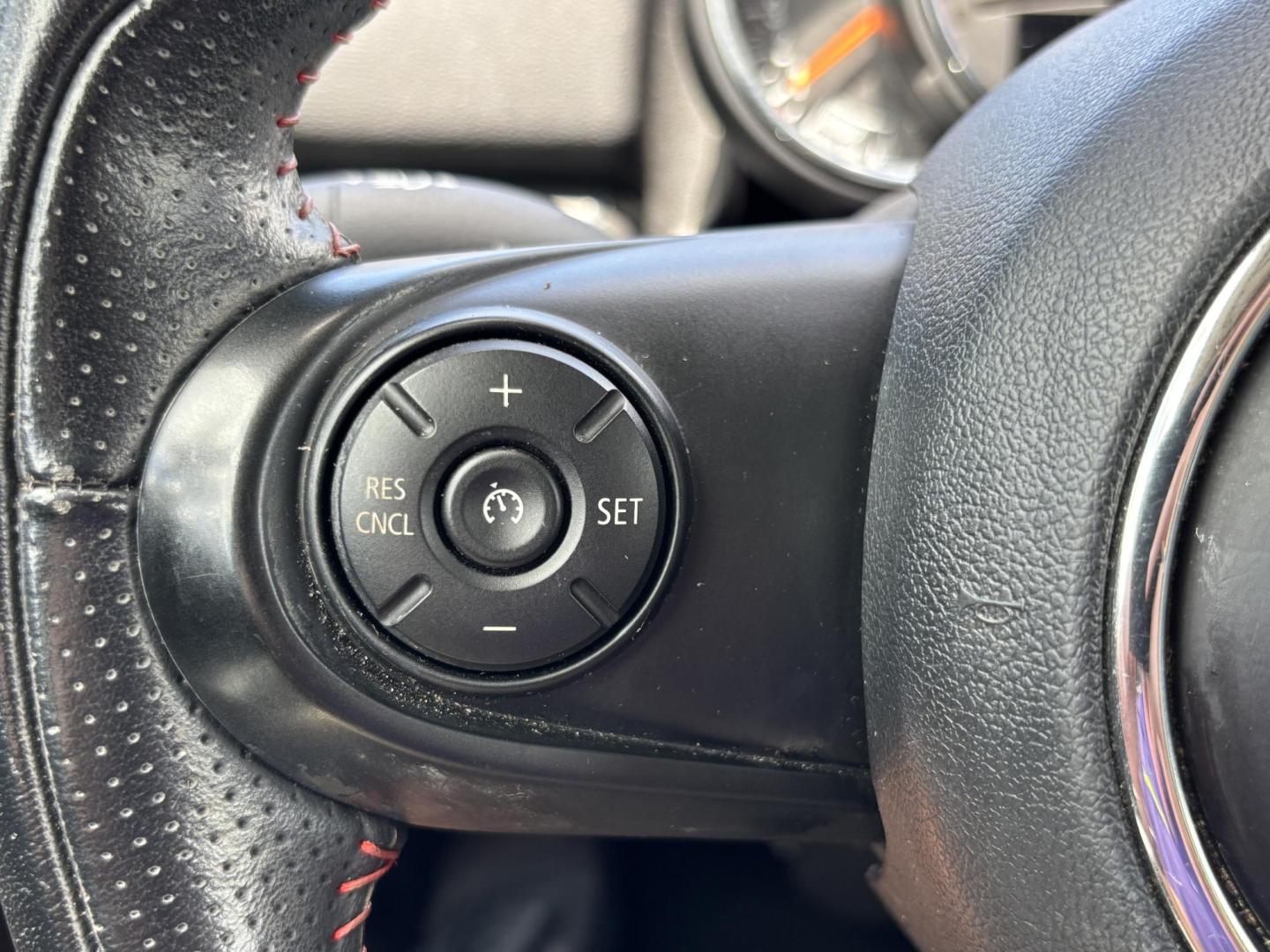 2017 BLUE /BLACK Mini Countryman Base (WMZYS7C38H3) with an 1.6L L4 DOHC 16V TURBO engine, located at 11170 Summerlin Square Dr., Fort Myers Beach, FL, 33931, (239) 999-7777, 26.493546, -81.941628 - 2 Owner No Damage No Accident Carfax Certified Prior Pre Owned Maintenance inspection completed Battery/charging system checked No-start/hard start condition checked - Photo#19