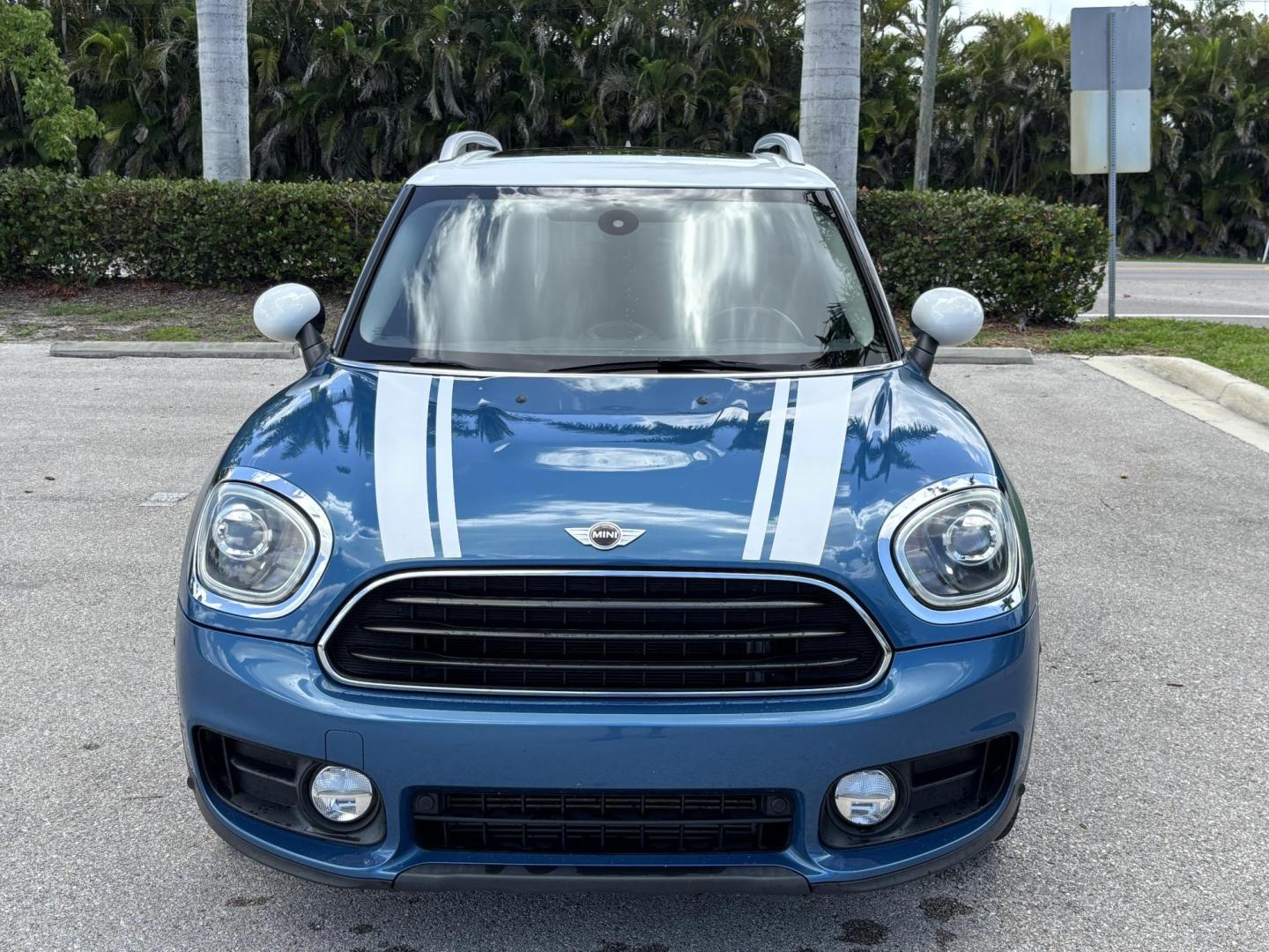 2017 BLUE /BLACK Mini Countryman Base (WMZYS7C38H3) with an 1.6L L4 DOHC 16V TURBO engine, located at 11170 Summerlin Square Dr., Fort Myers Beach, FL, 33931, (239) 999-7777, 26.493546, -81.941628 - 2 Owner No Damage No Accident Carfax Certified Prior Pre Owned Maintenance inspection completed Battery/charging system checked No-start/hard start condition checked - Photo#1